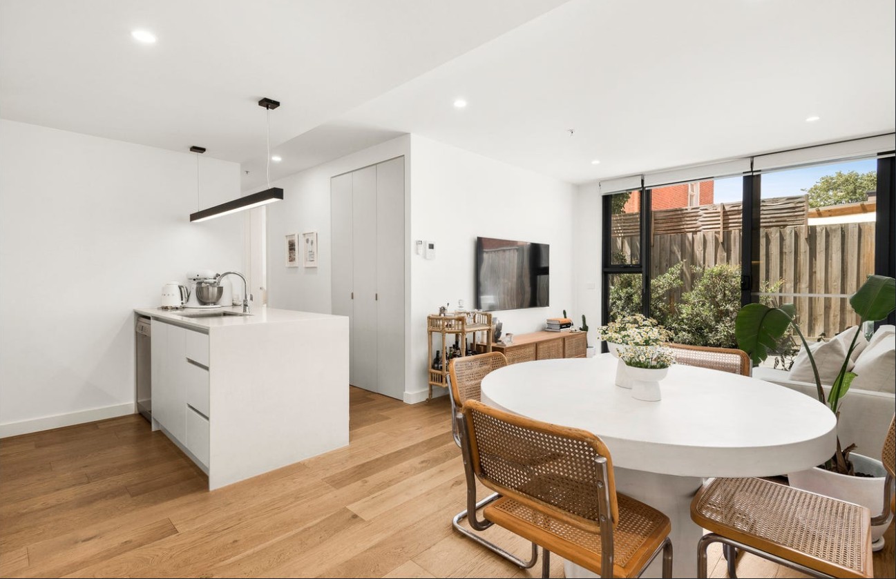 4/1170 Dandenong Road, Carnegie, VIC 3163
