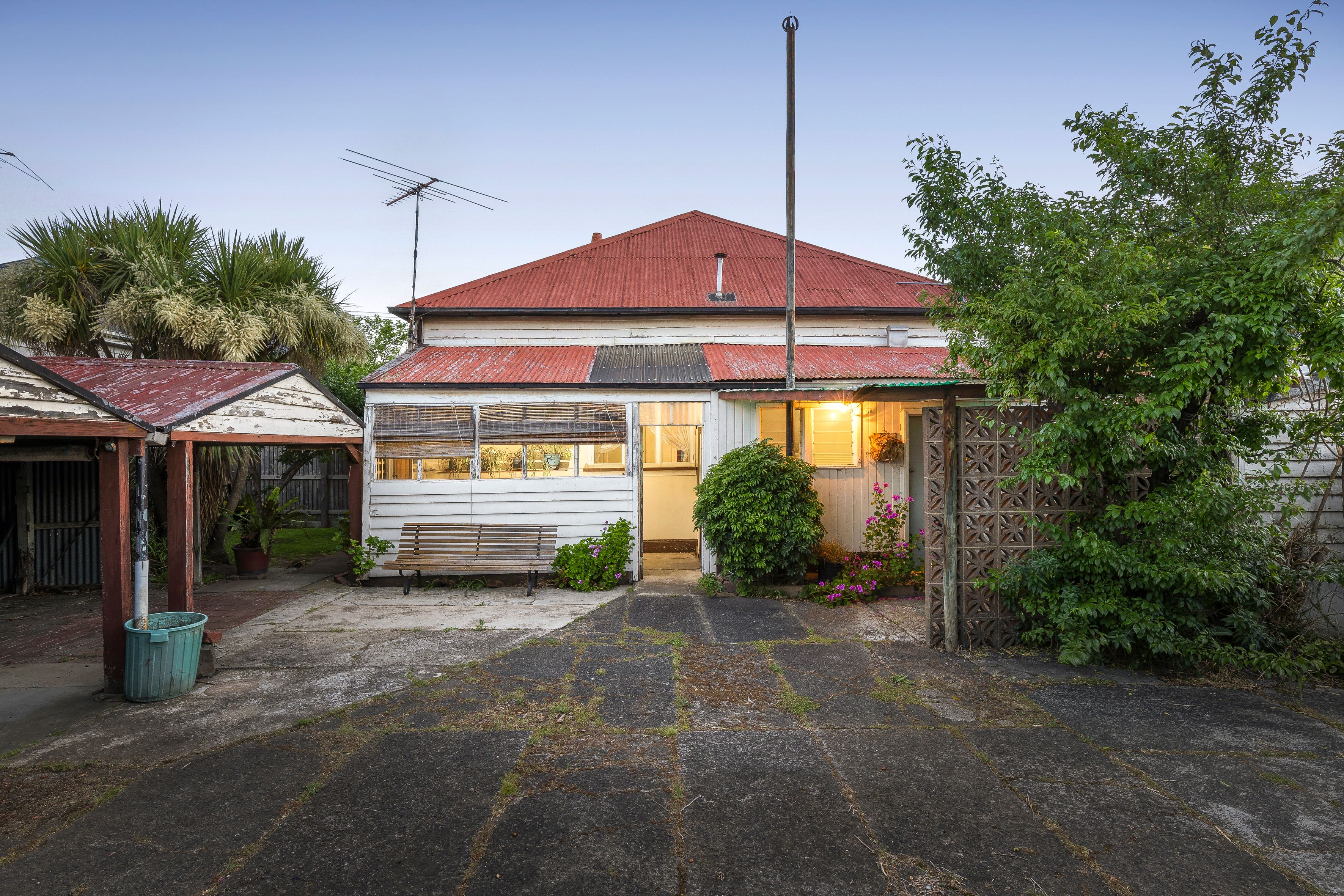 76 Munro Street — photo 14 of 18