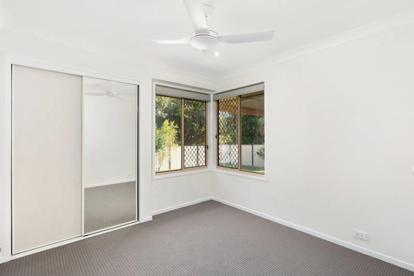 15 Rubicon Crescent — photo 13 of 14