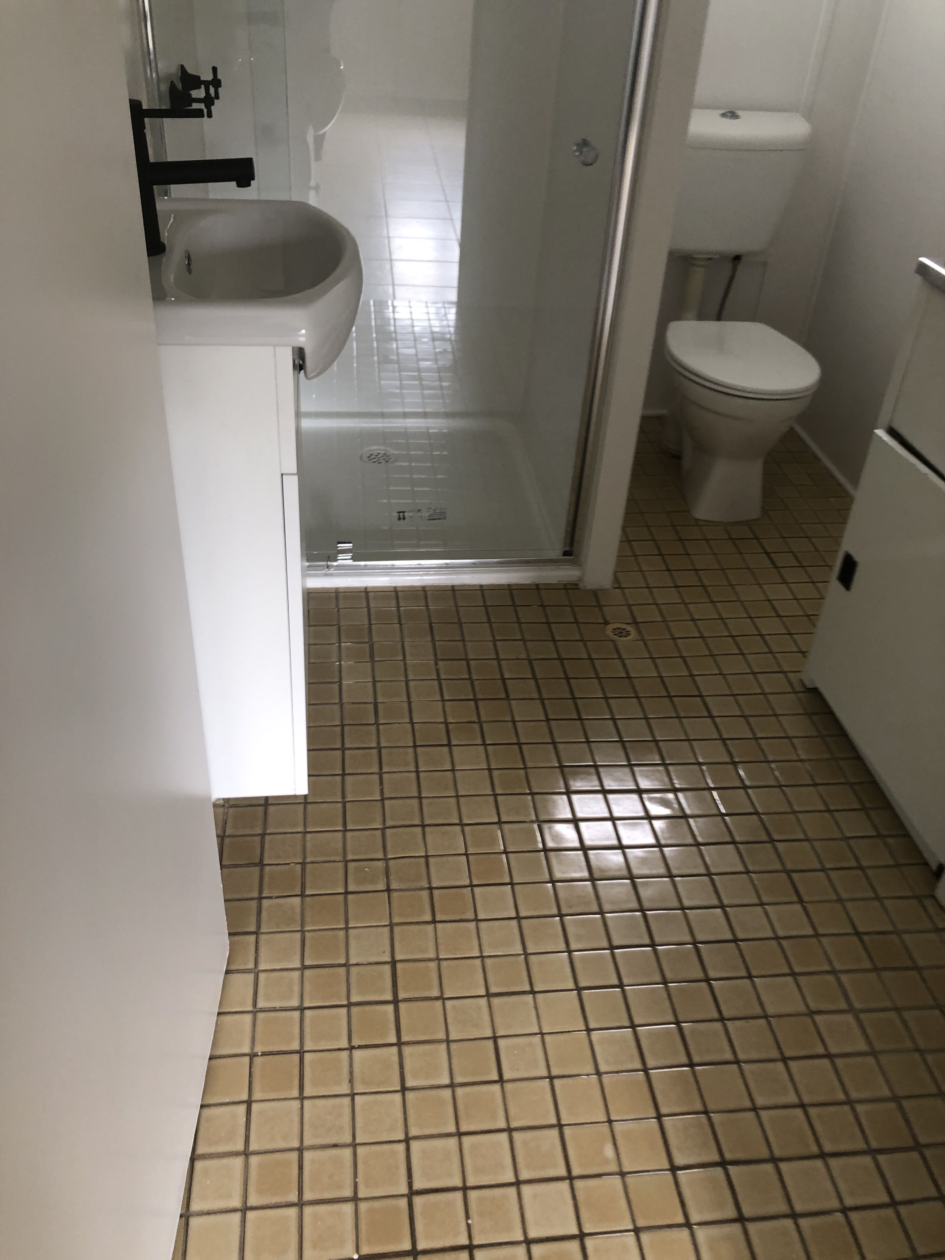 unit 2/42 Tina Street — photo 3 of 10