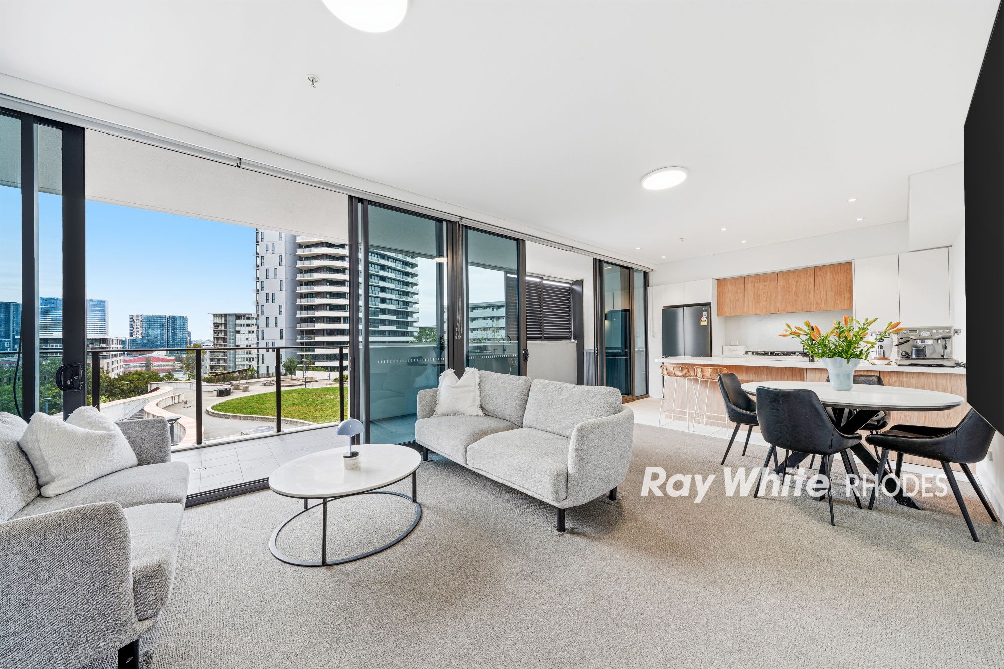 211/42 Walker Street — photo 7 of 16