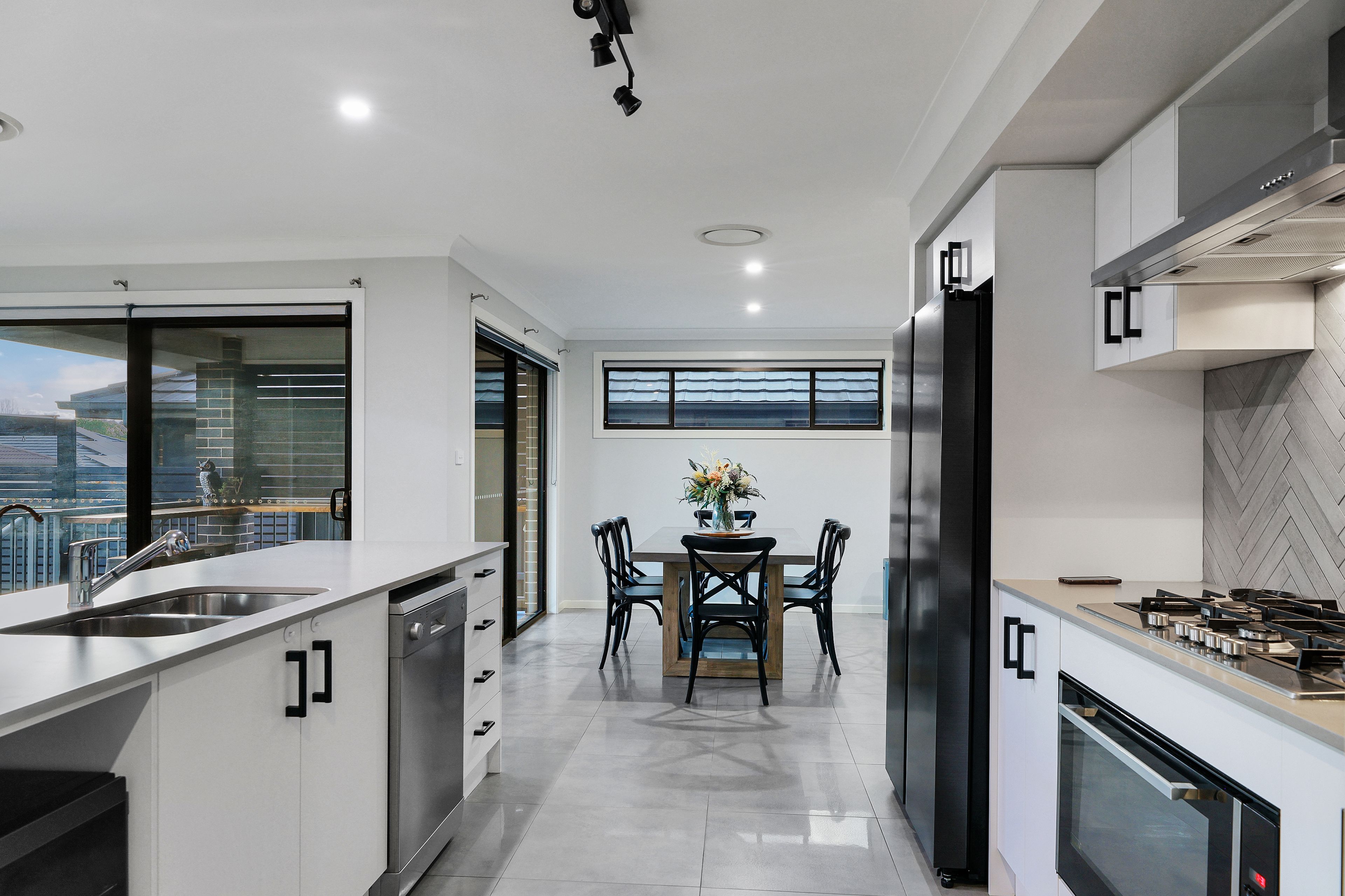 18 Woodgrove Place, Glenmore Park, NSW