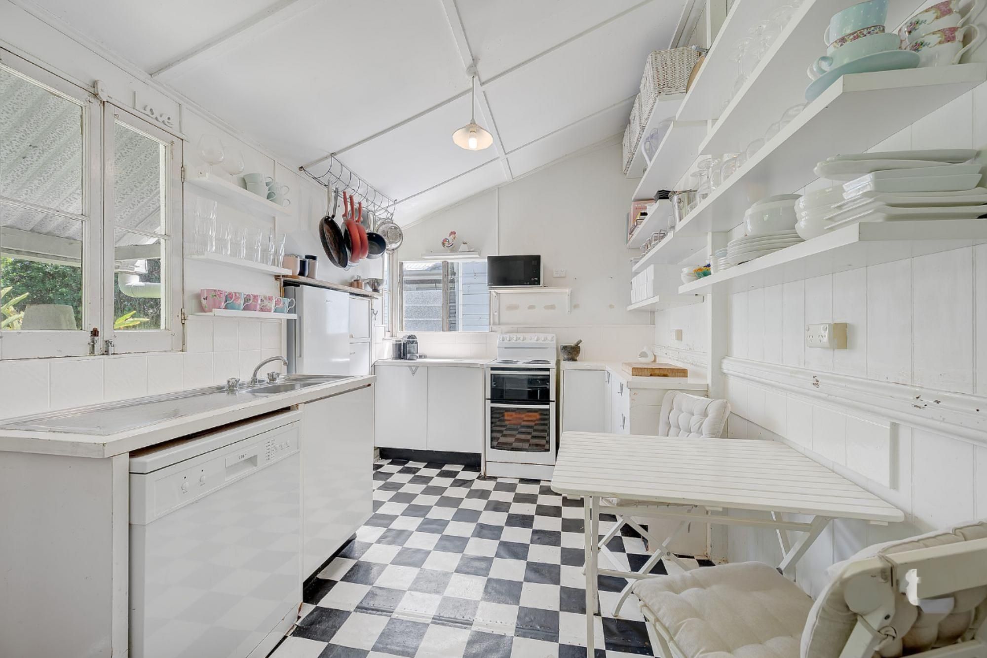 14 First Avenue, Sandgate, QLD 4017