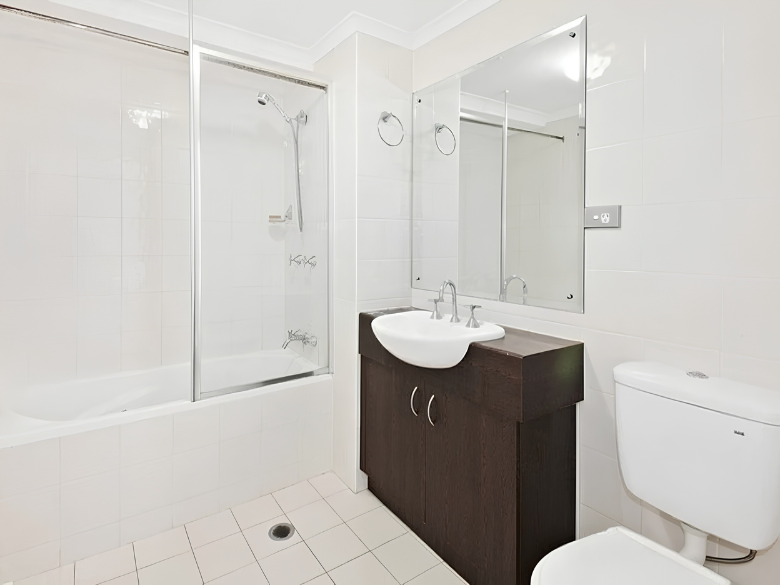 32/4 Gillespie Street — photo 4 of 5