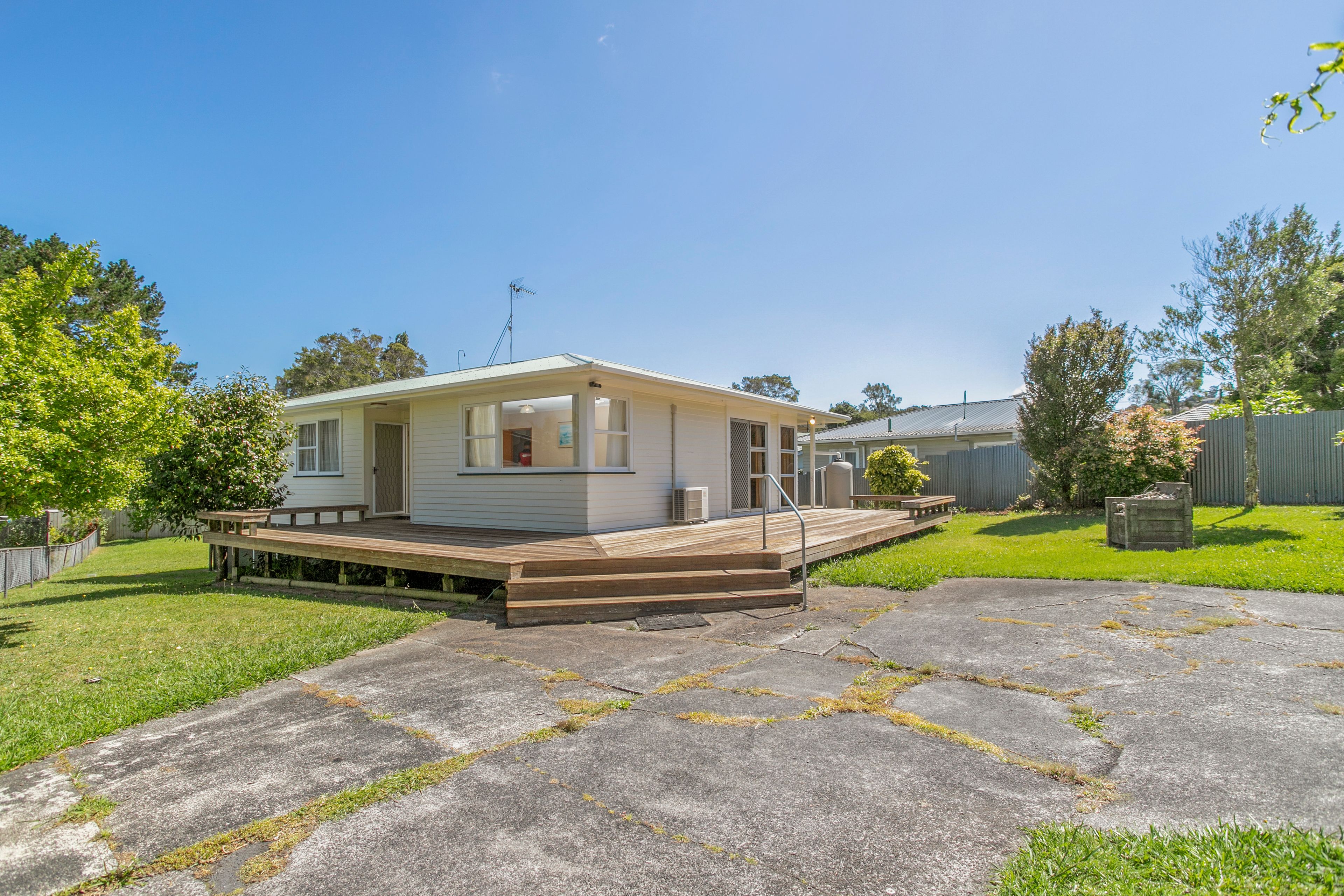 14 Firle Place, Green Bay, Waitakere City