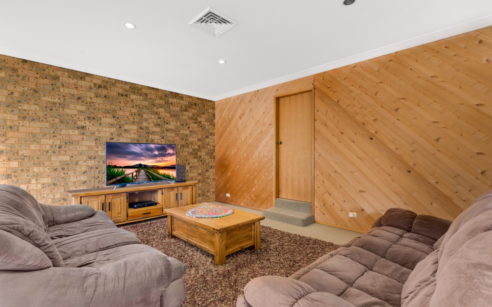 16 Francis Street, Minto, NSW 2566