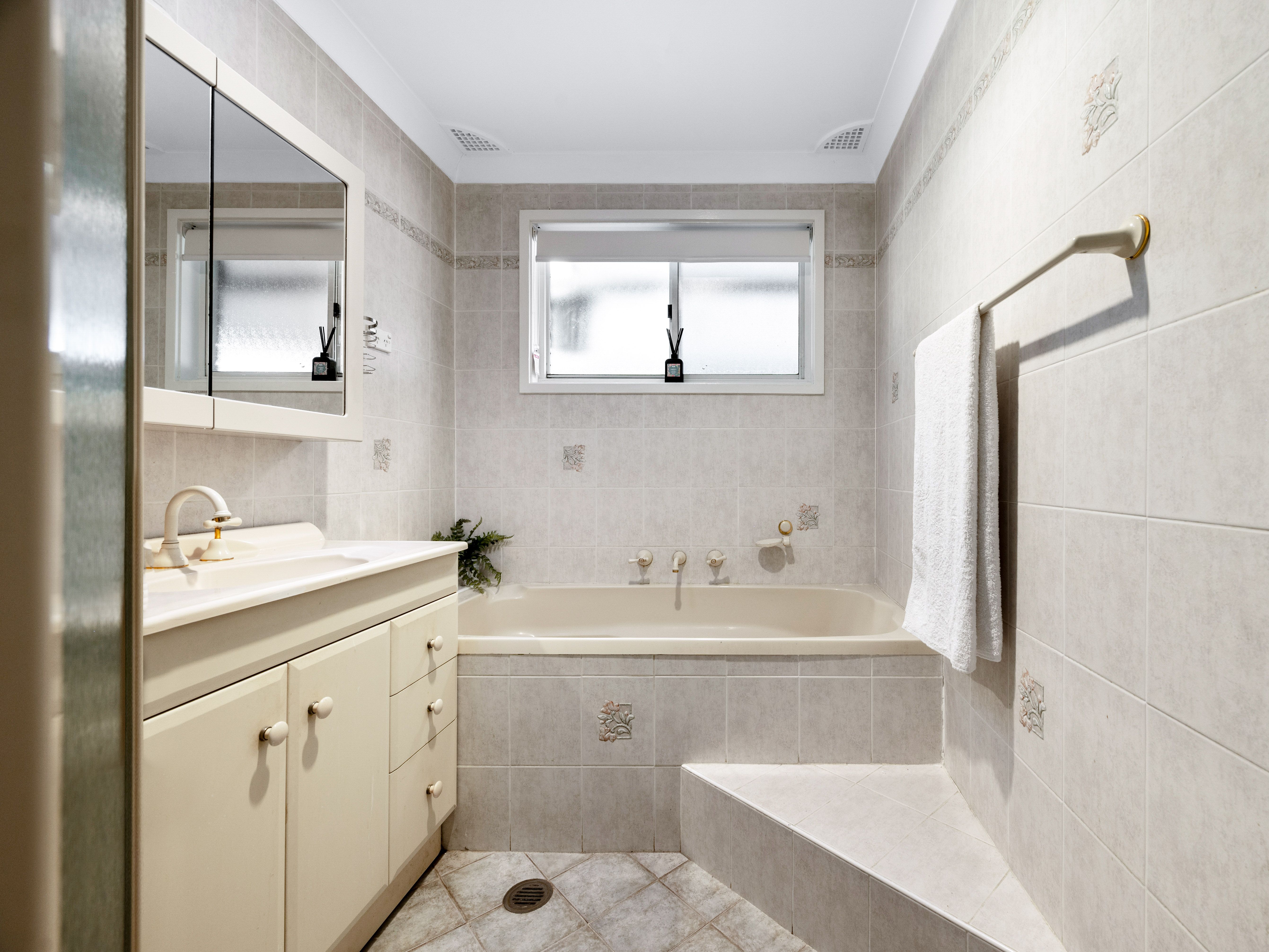 8 Rivendell Crescent, Werrington Downs, NSW