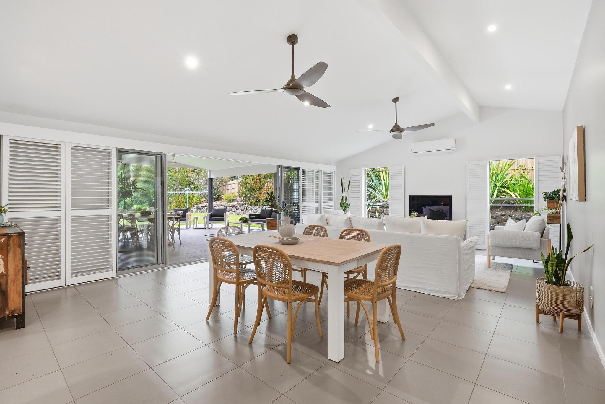 55 Westminster Boulevard, Elanora, QLD 4221