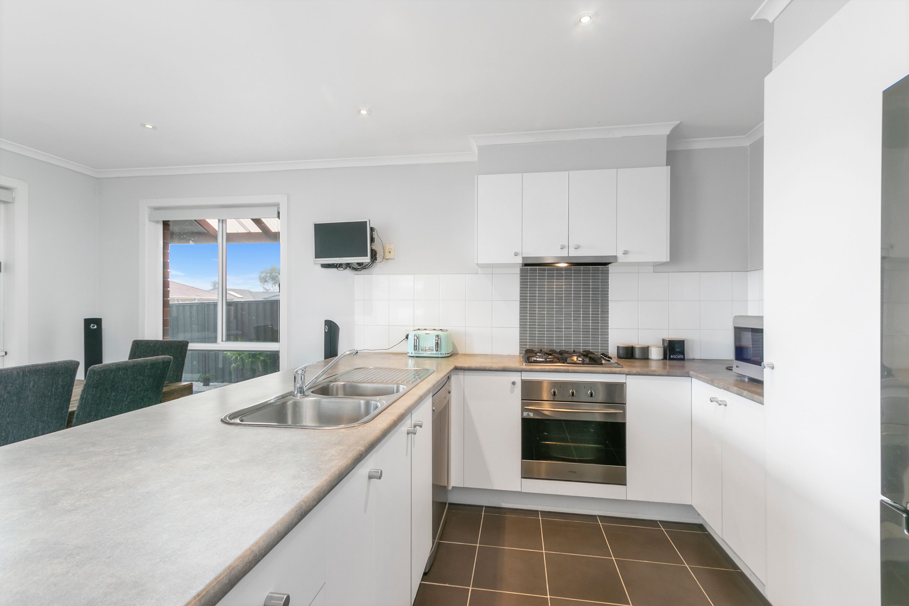 19 Orchard Valley Avenue, Pakenham, VIC 3810