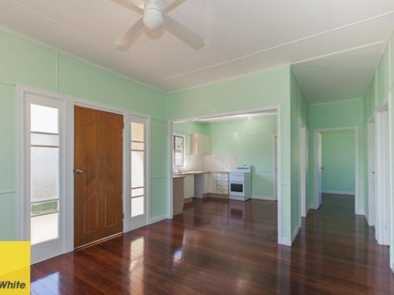 150 South Station Road, Silkstone, QLD 4304