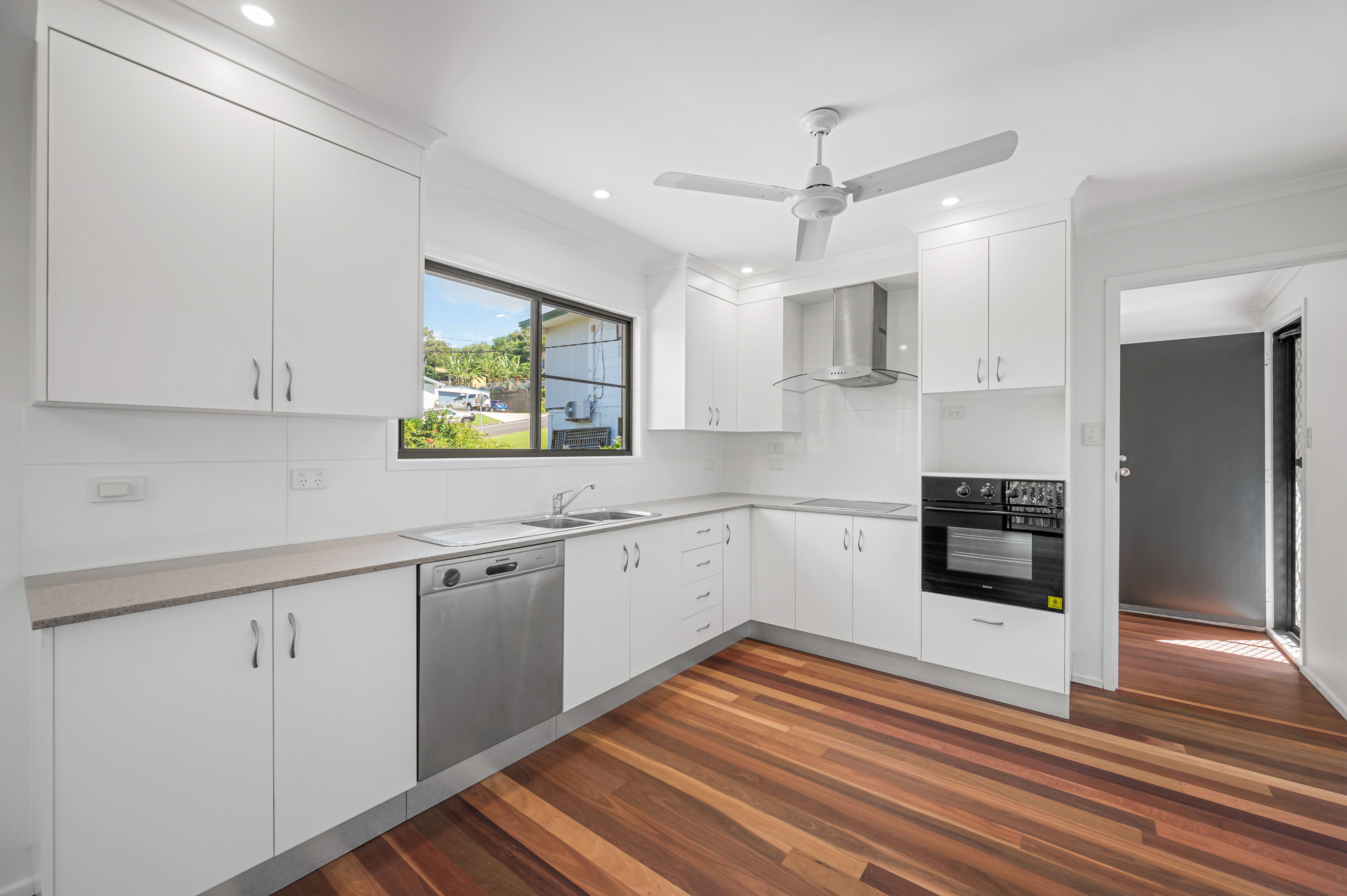 10 Far Street, West Gladstone, QLD 4680