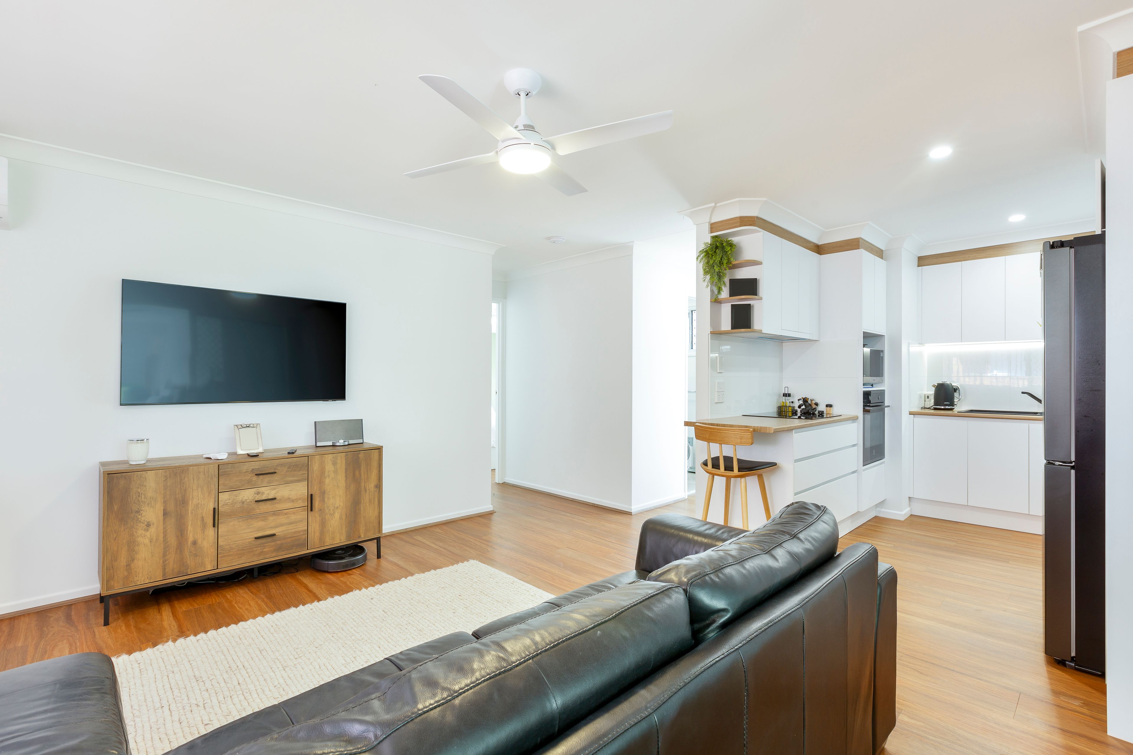 1/11 Lloyd Street — photo 9 of 18