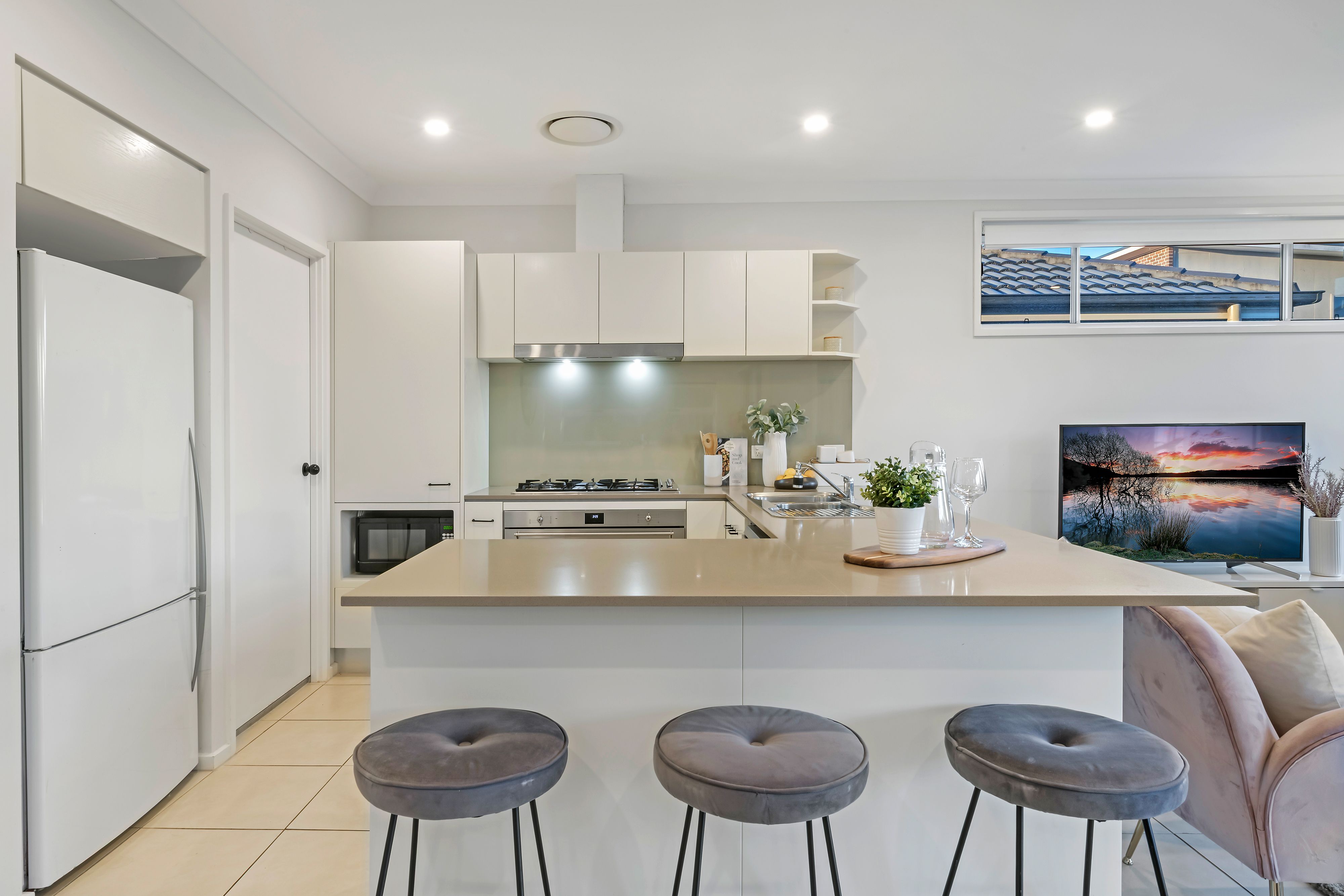 30 Taya Street — photo 4 of 15
