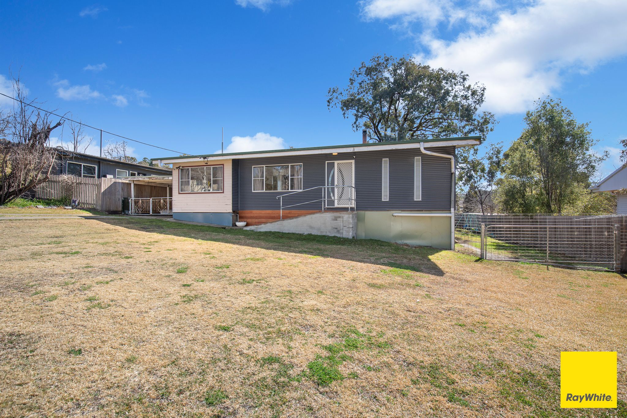 5 Johnson Avenue, Armidale, NSW 2350