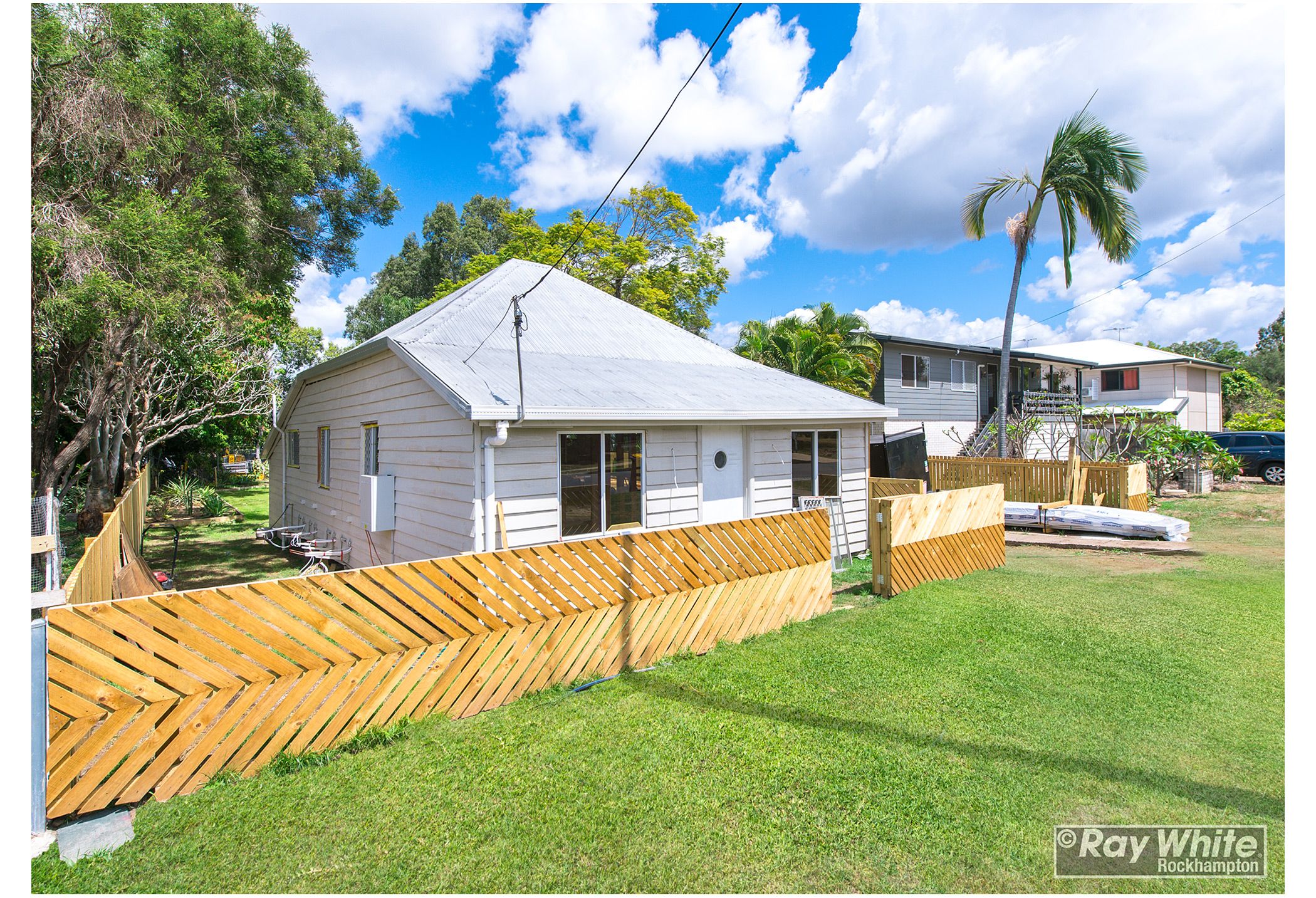 10 Charles Street, Berserker QLD 4701