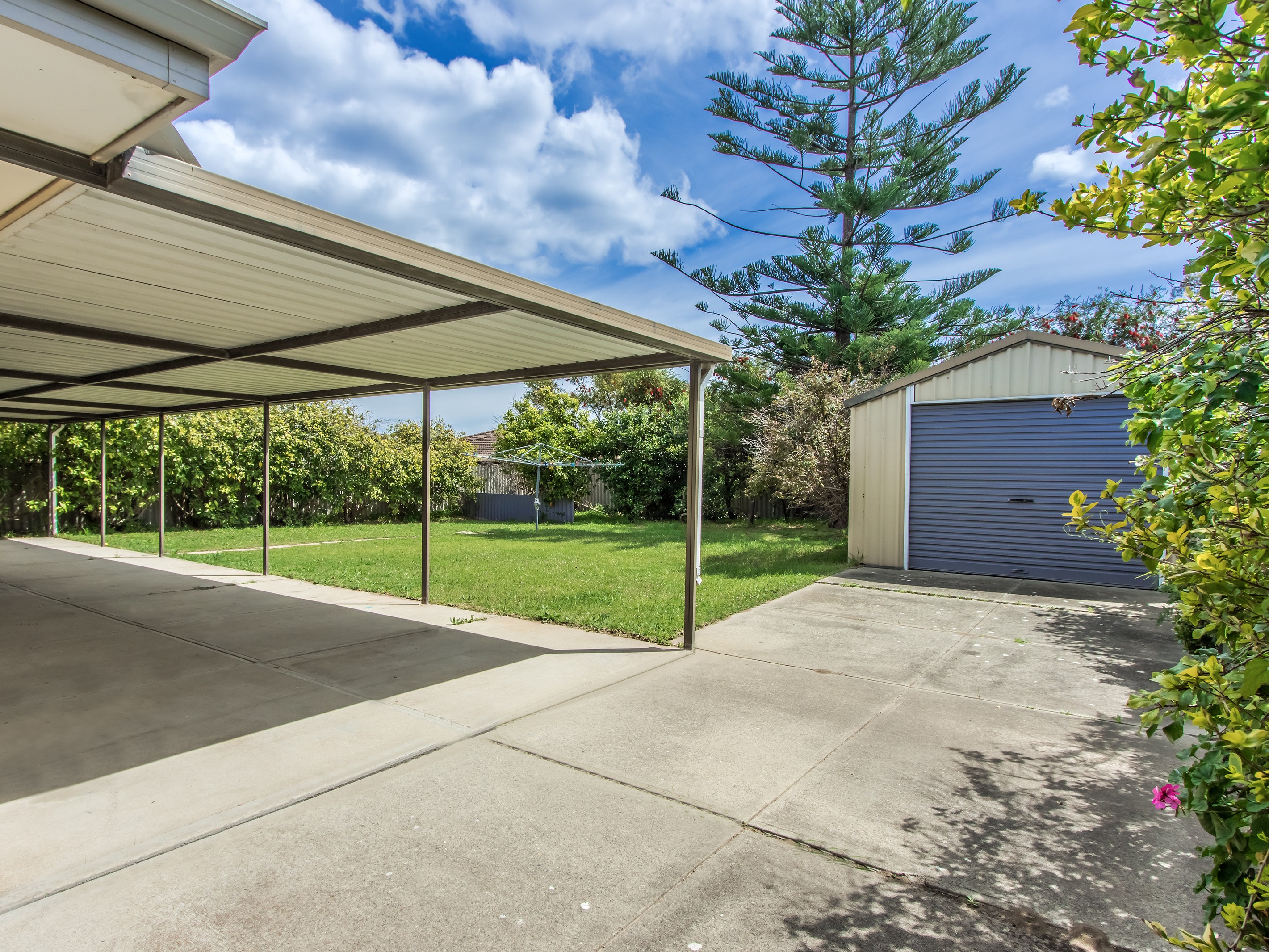 16 Grange Drive, Cooloongup, WA 6168
