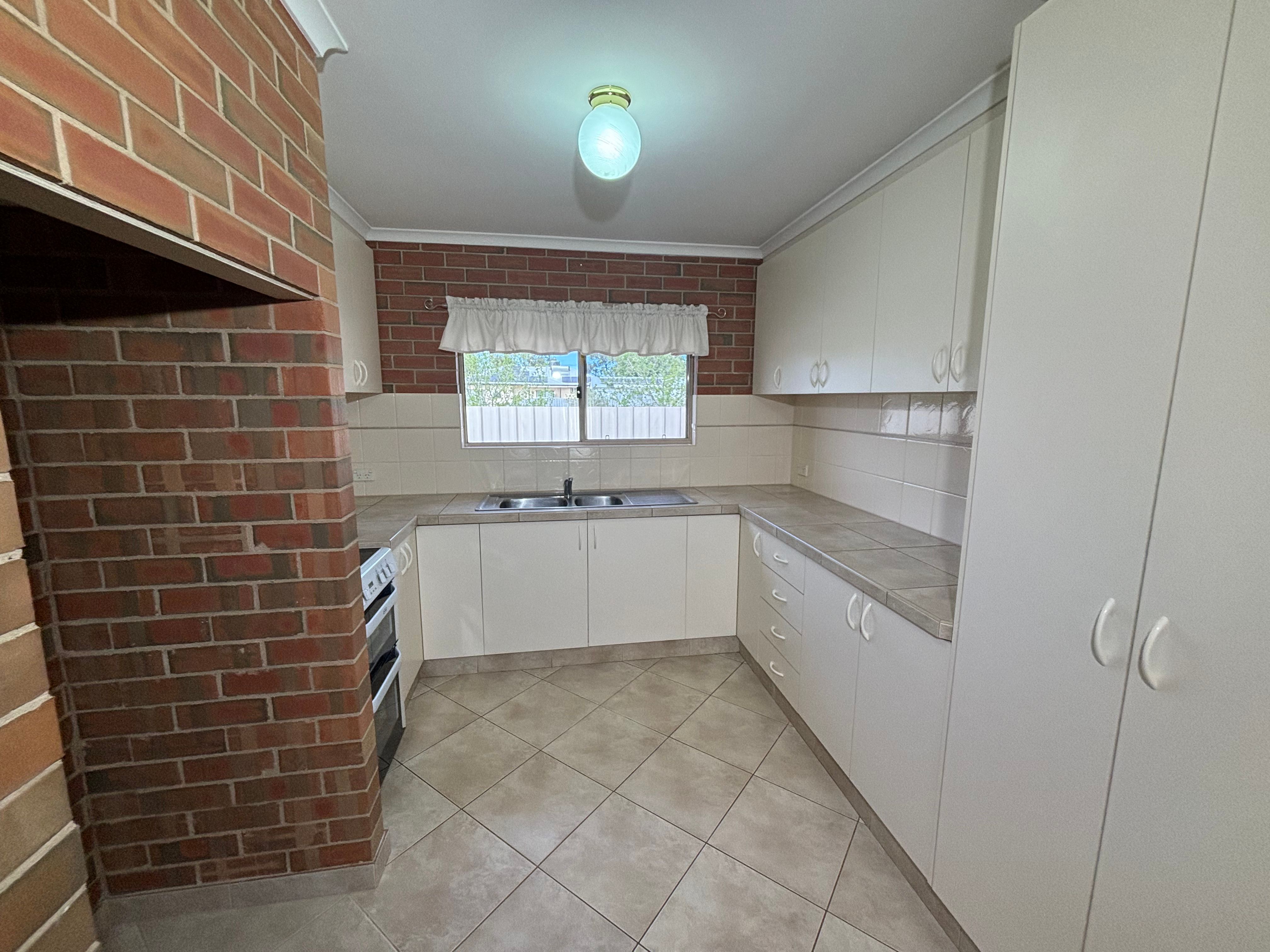 24-26 Uri Street — photo 13 of 23