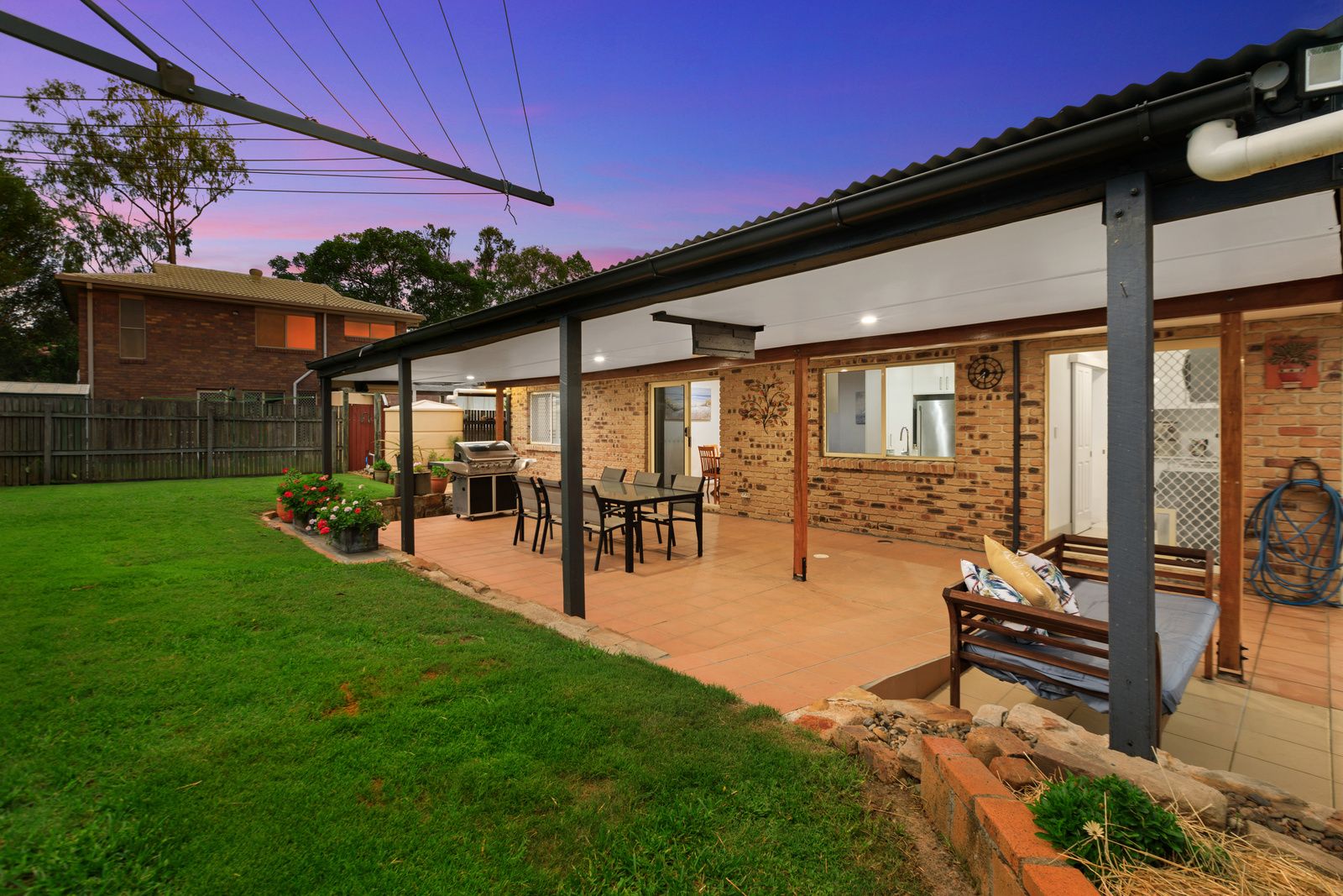 8 Chotai Place, Coopers Plains, QLD 4108