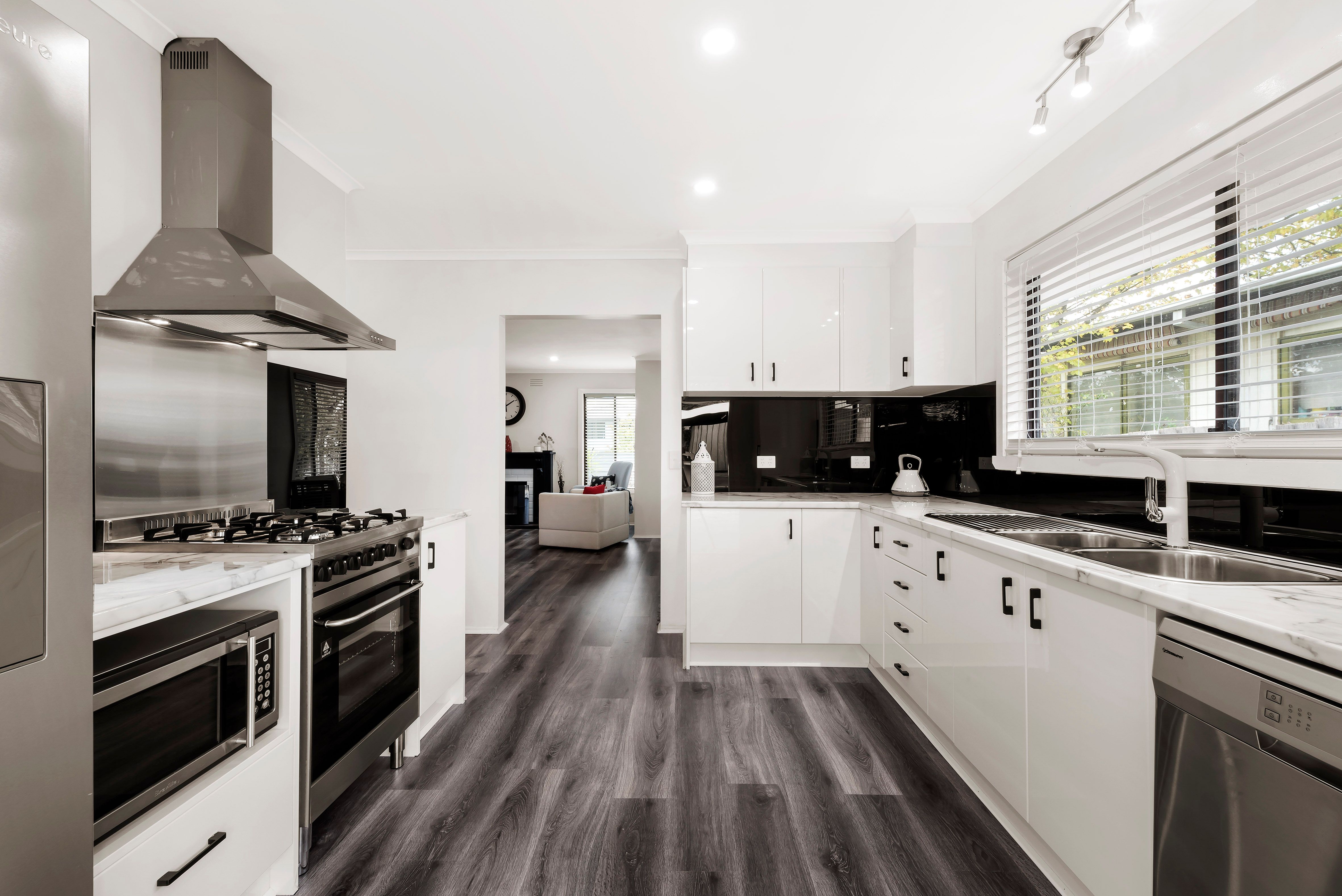 10 California Crescent, Ferntree Gully, VIC 3156
