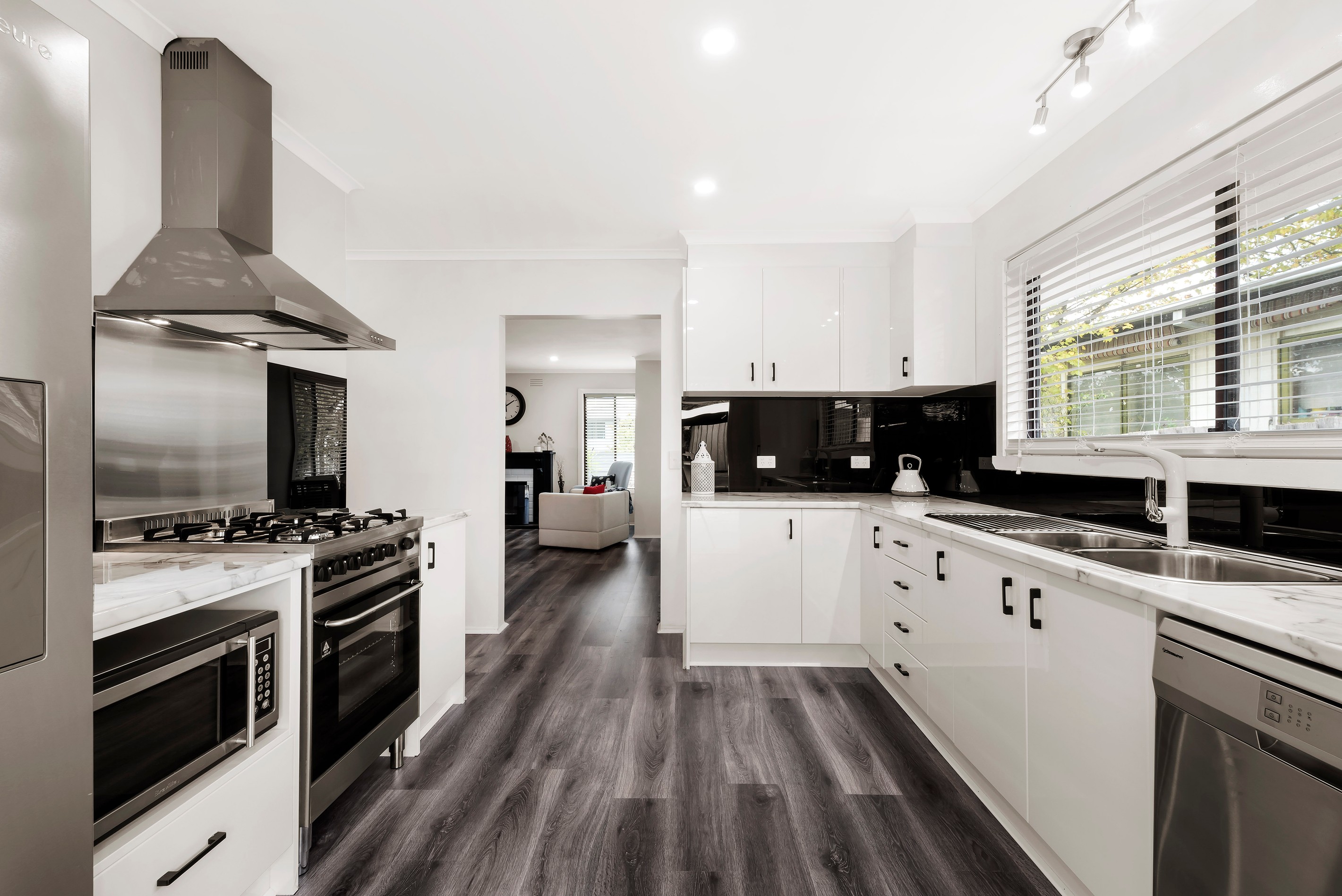 10 California Crescent, Ferntree Gully, VIC 3156