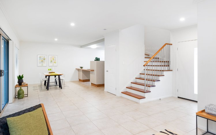 1/45 Robert Street, Labrador, QLD 4215