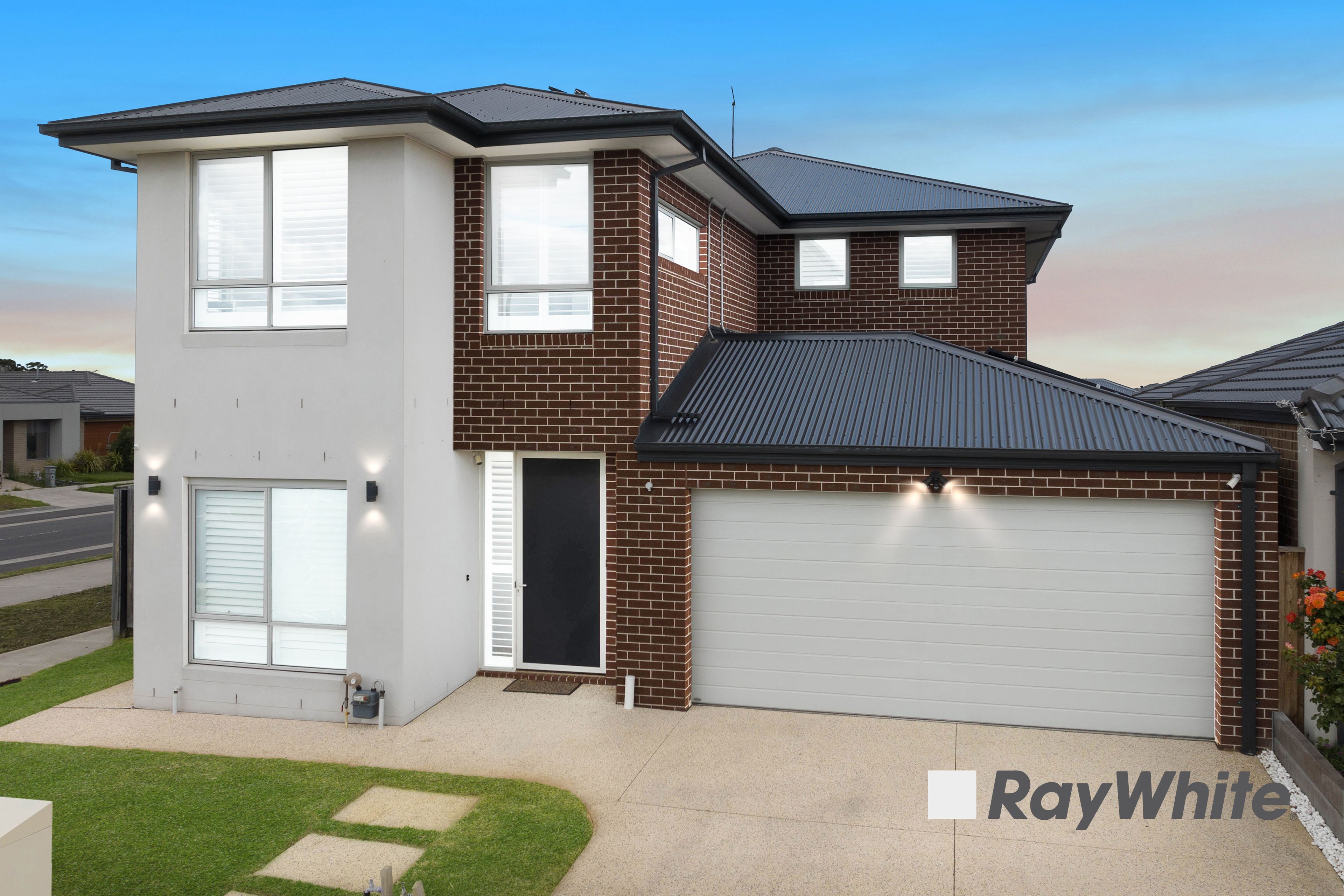 1 Sunstone Street, Cranbourne East, VIC 3977