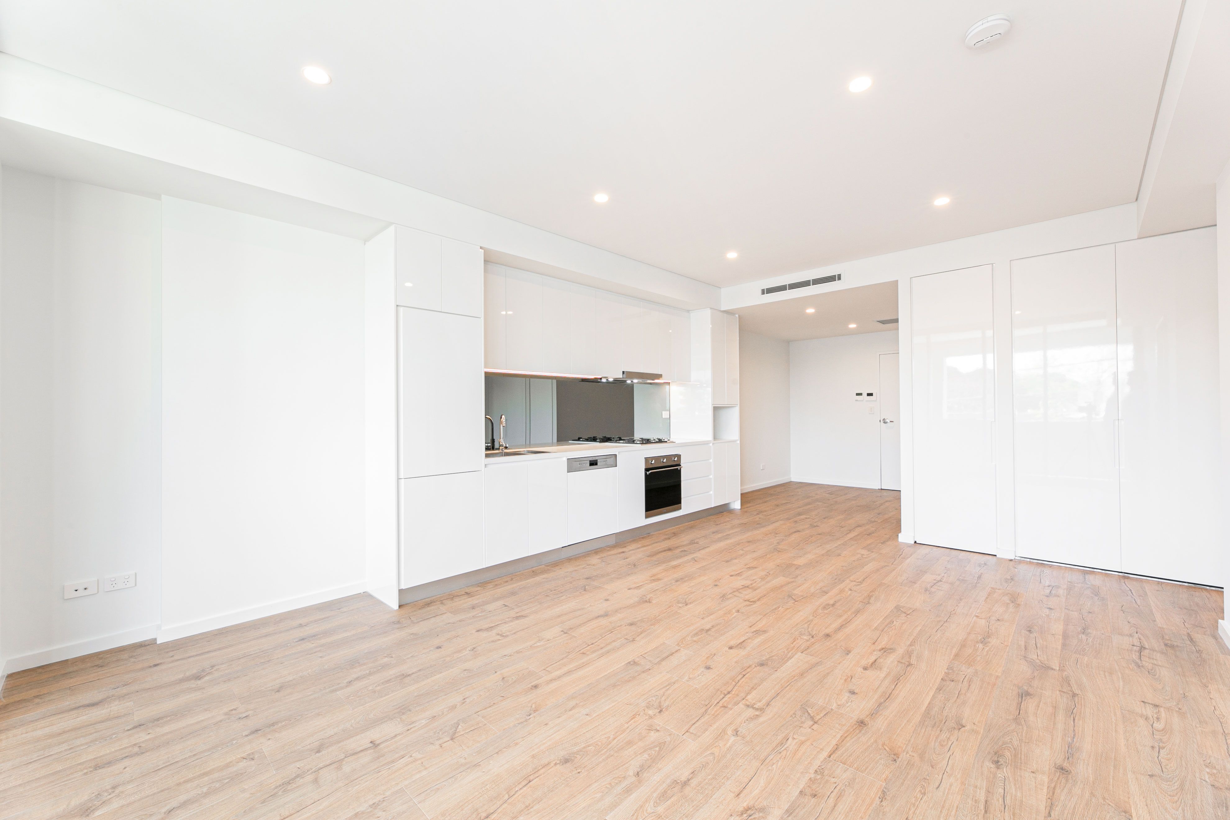 102/169 Botany Road — photo 4 of 9