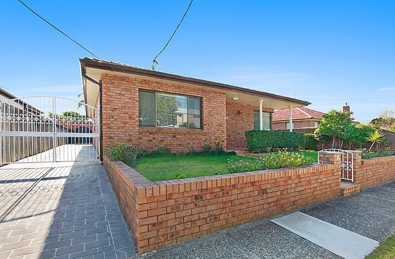14 Monash Gardens