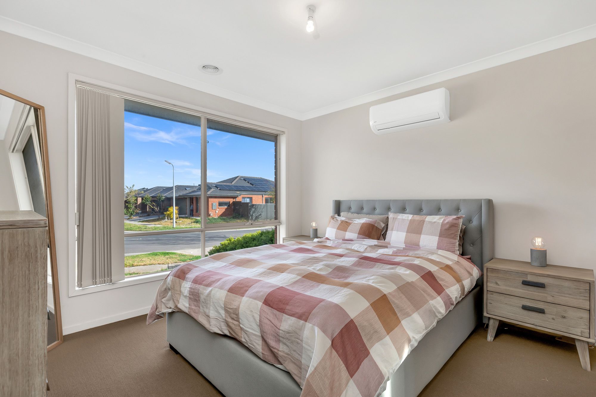 14 Firecrest Road, MANOR LAKES, VIC 3024