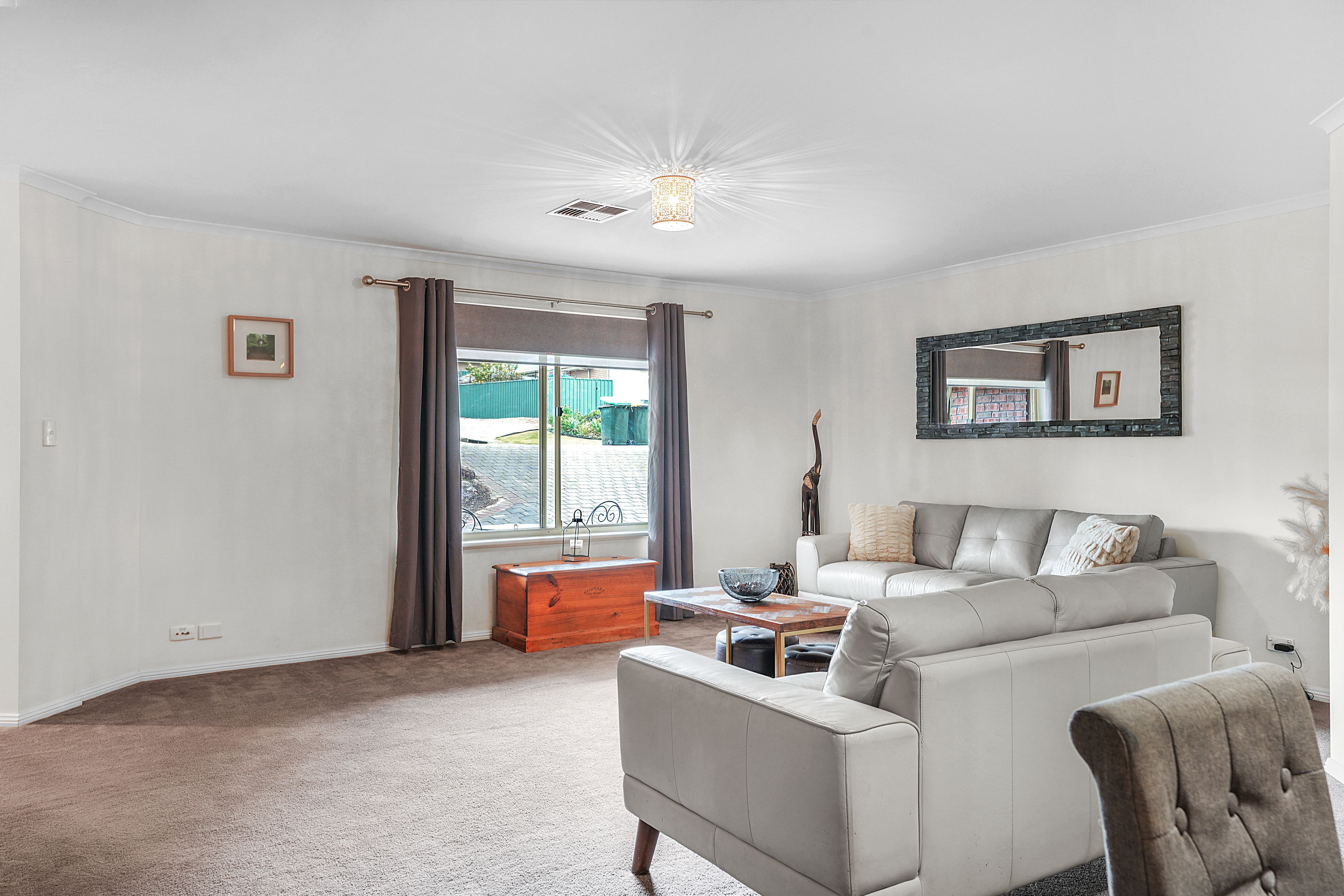 26 Falcon Drive — photo 4 of 14