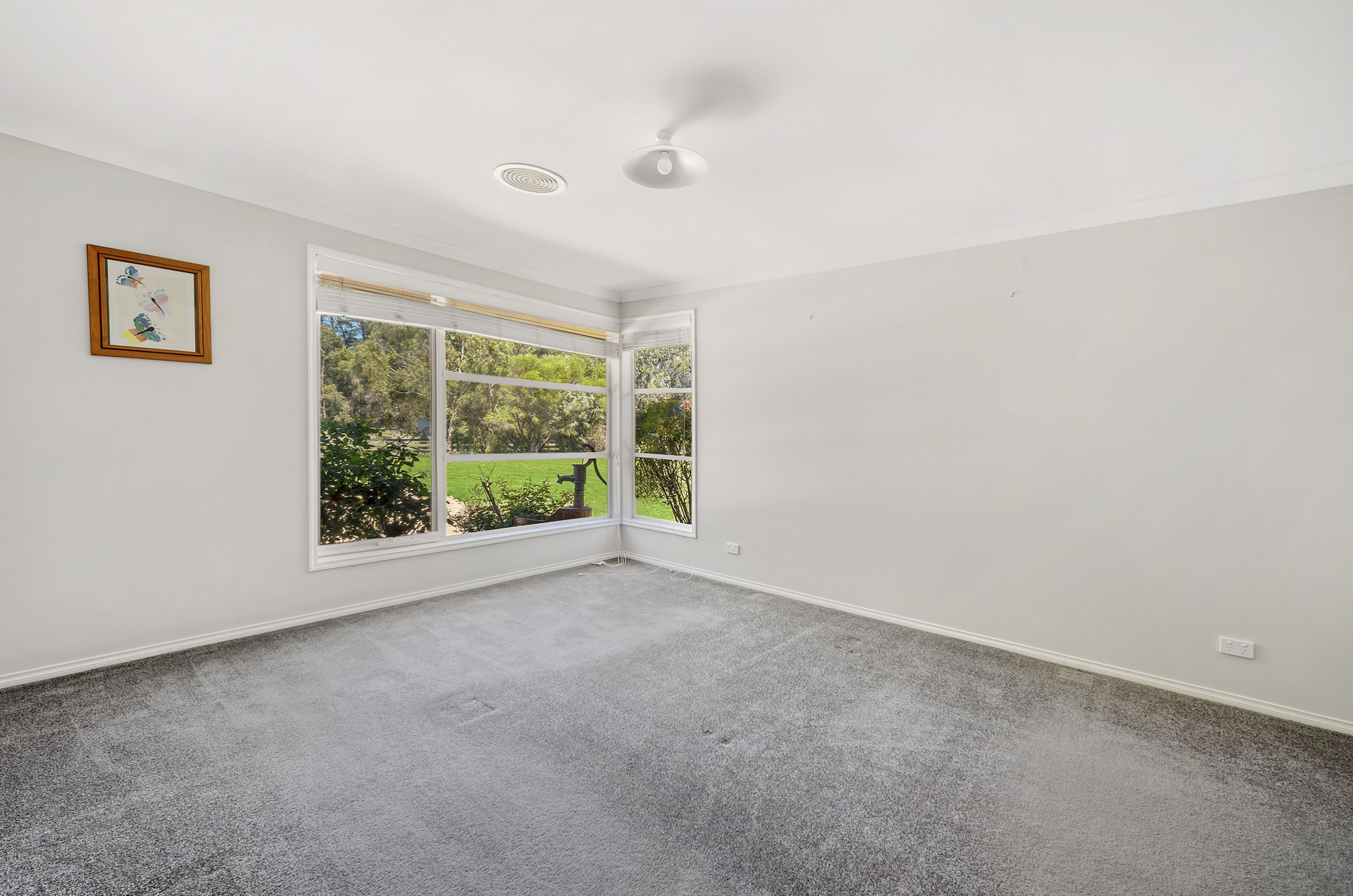 11 Kirkstall-Koroit Road — photo 6 of 13