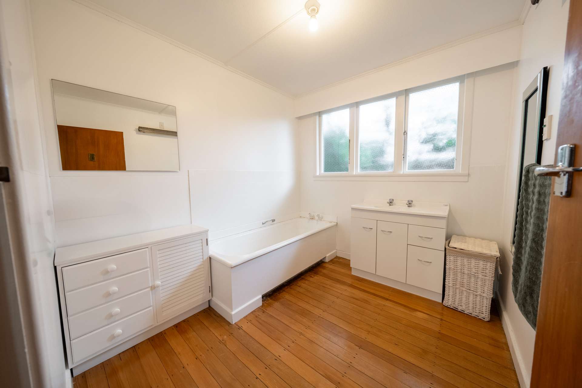 62 Anglem Street photo 12