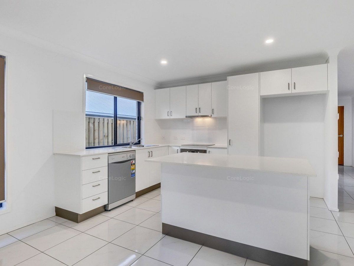 33 Flint Place, PARK RIDGE, QLD 4125