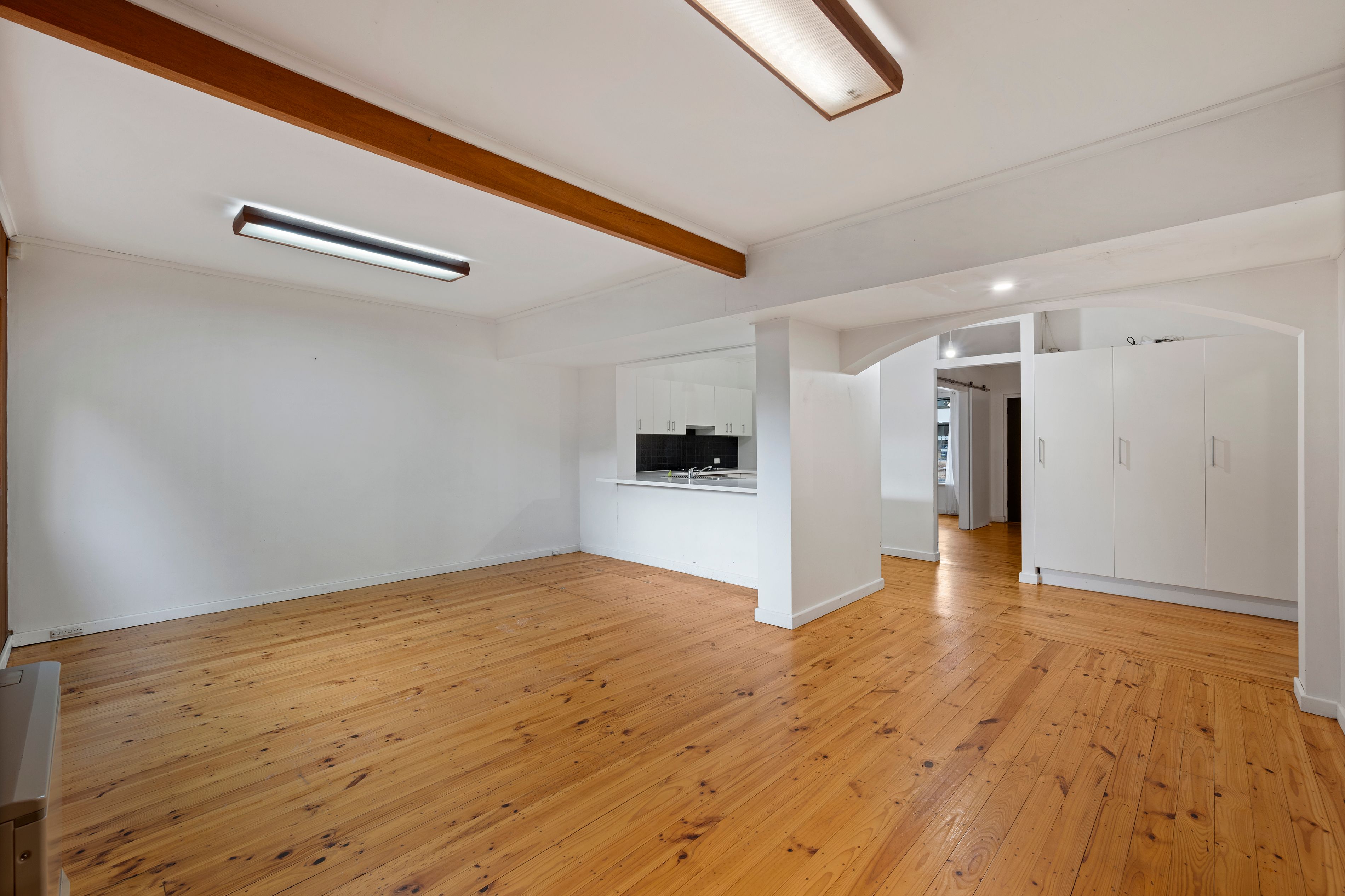 8 Hamish Grove — photo 7 of 27