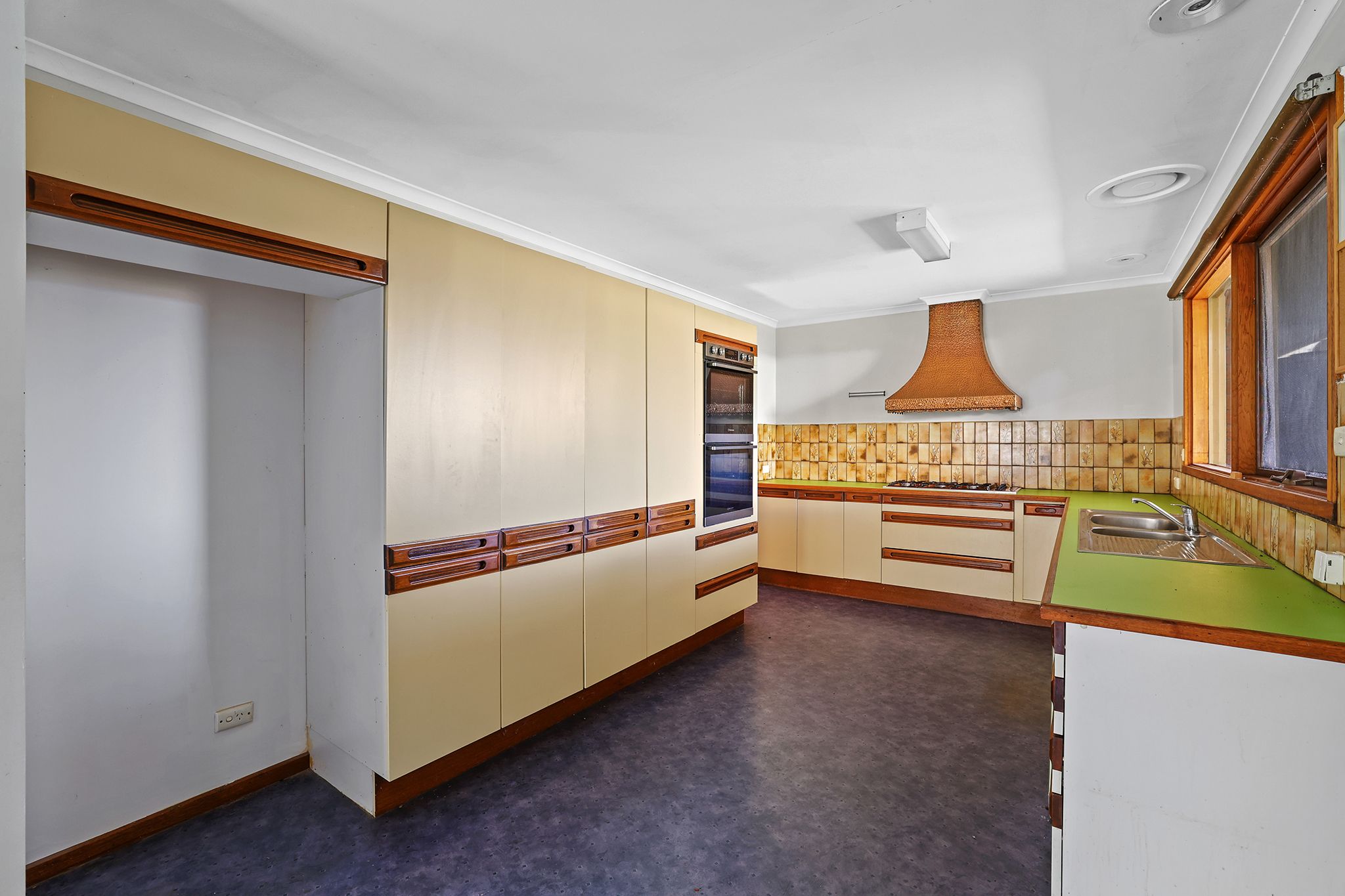 24-26 Waddell Road — photo 5 of 27