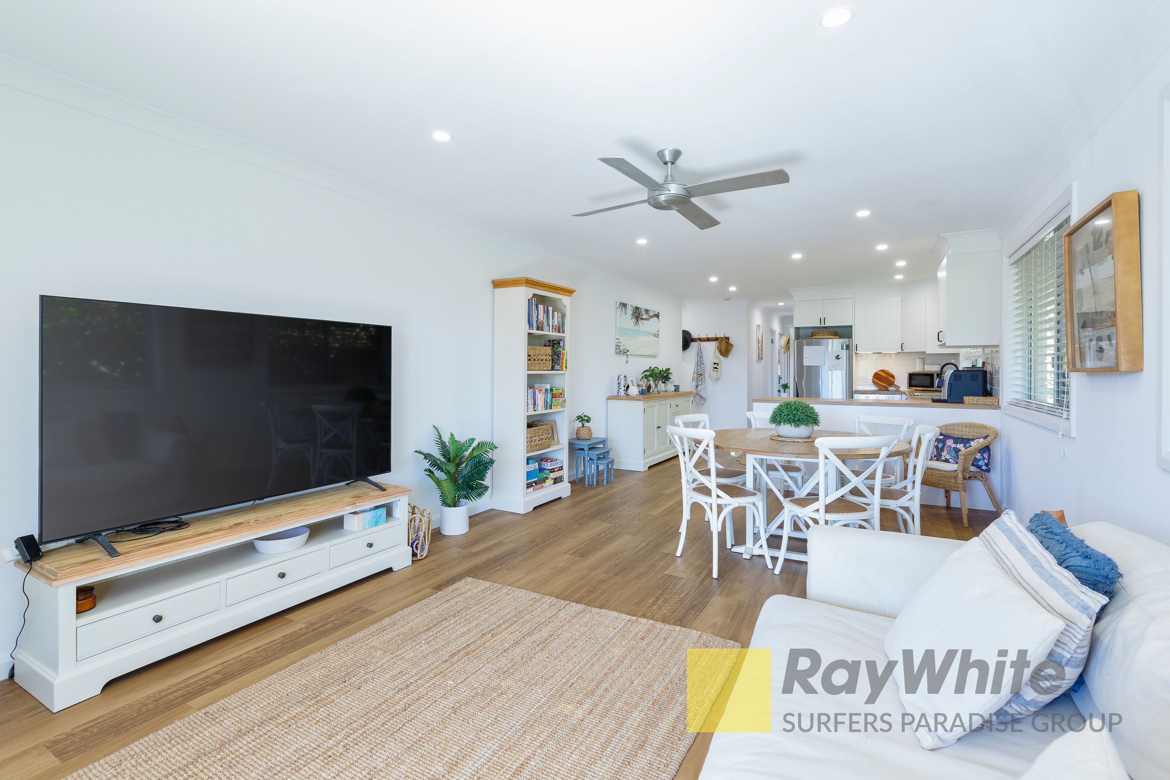 8/2 sunrise Boulevard, Surfers Paradise, QLD 4217