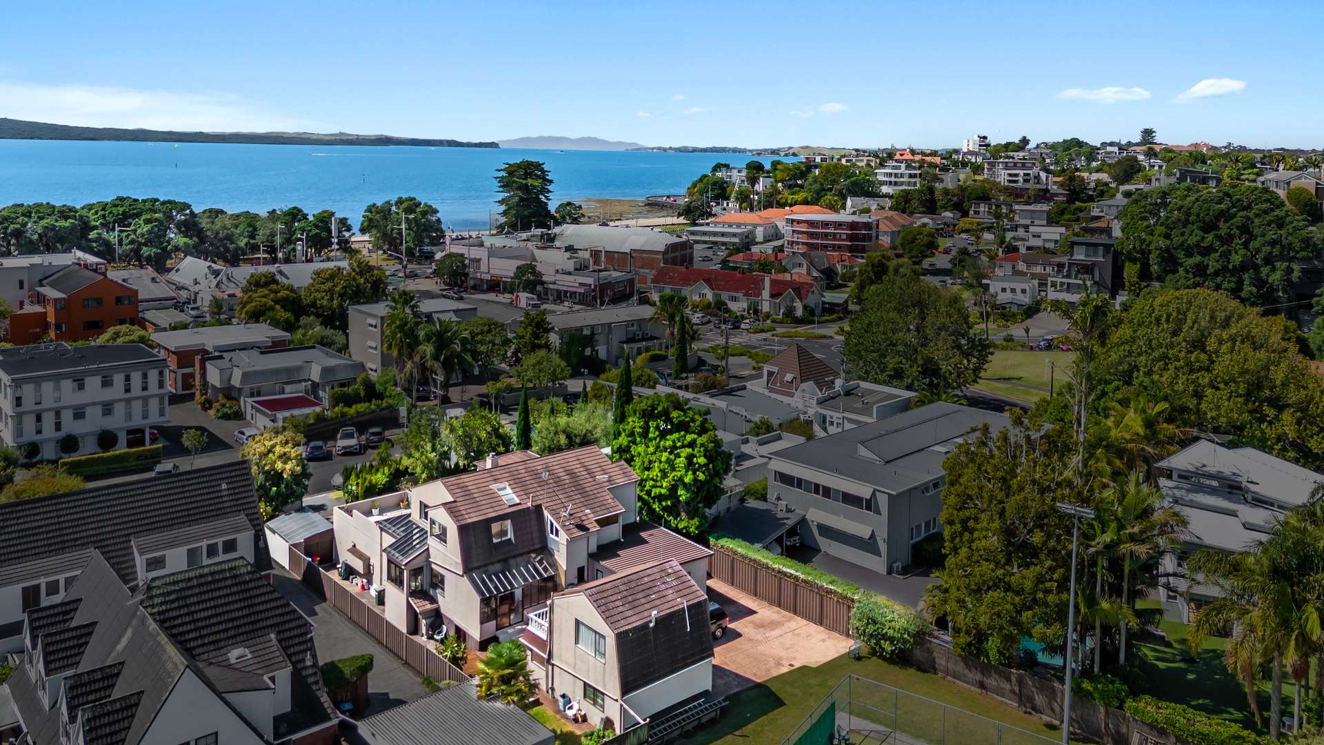 15 Marau Crescent photo 1