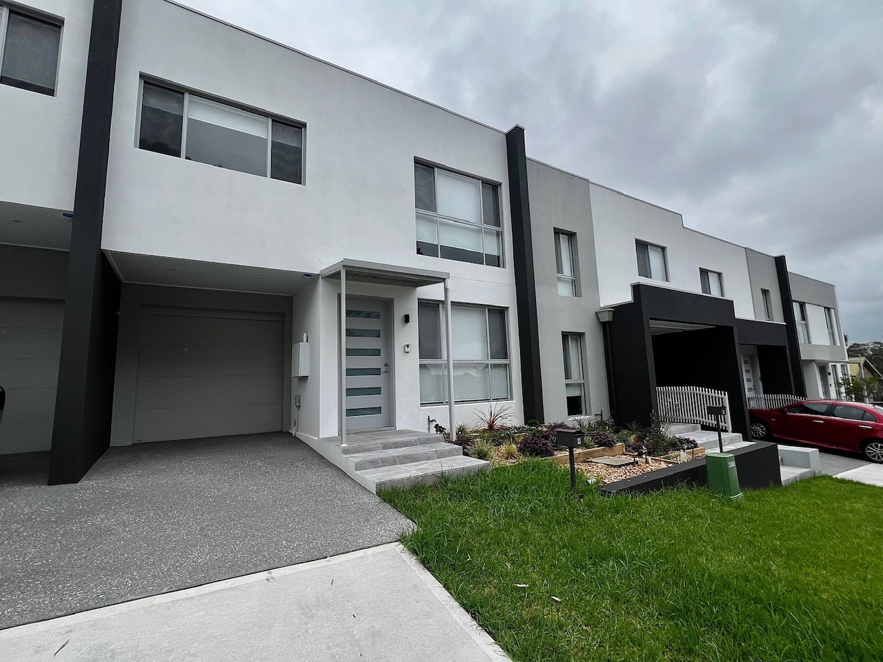 2D Jacquinot Place, Glenfield, NSW 2167