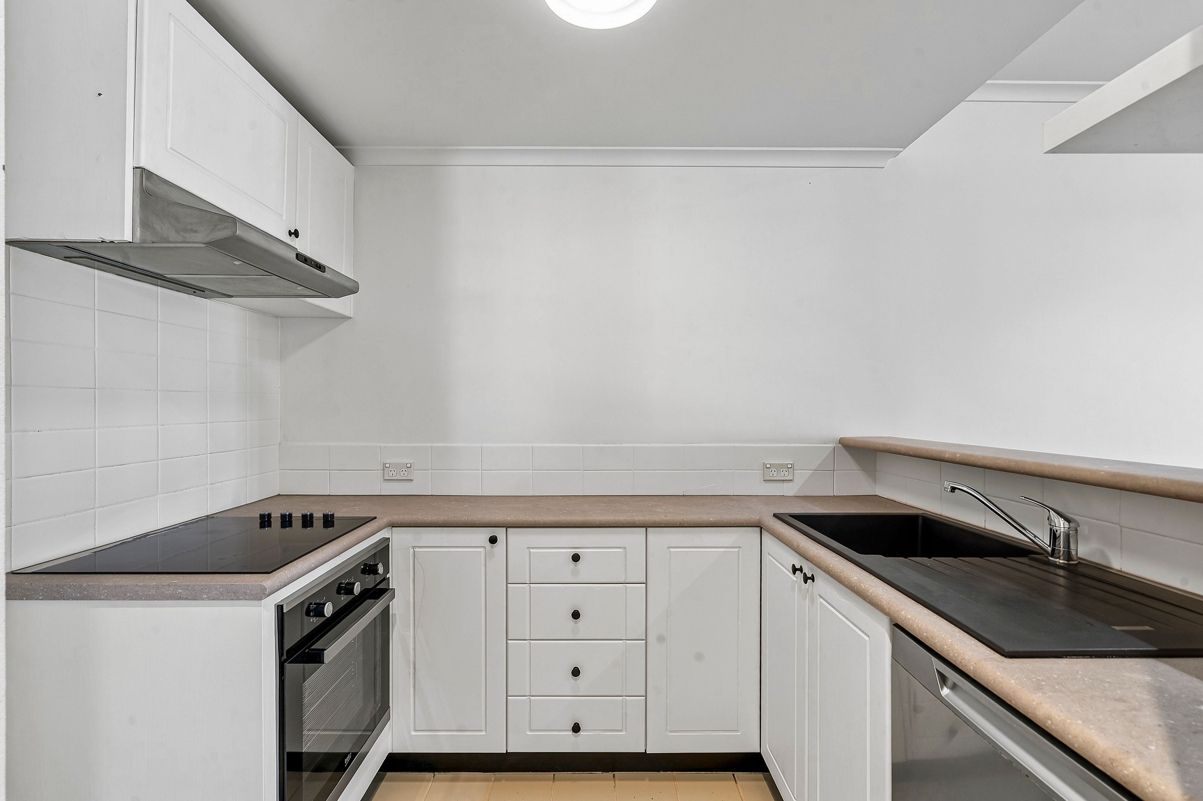 104/120 Sturt Street — photo 4 of 19