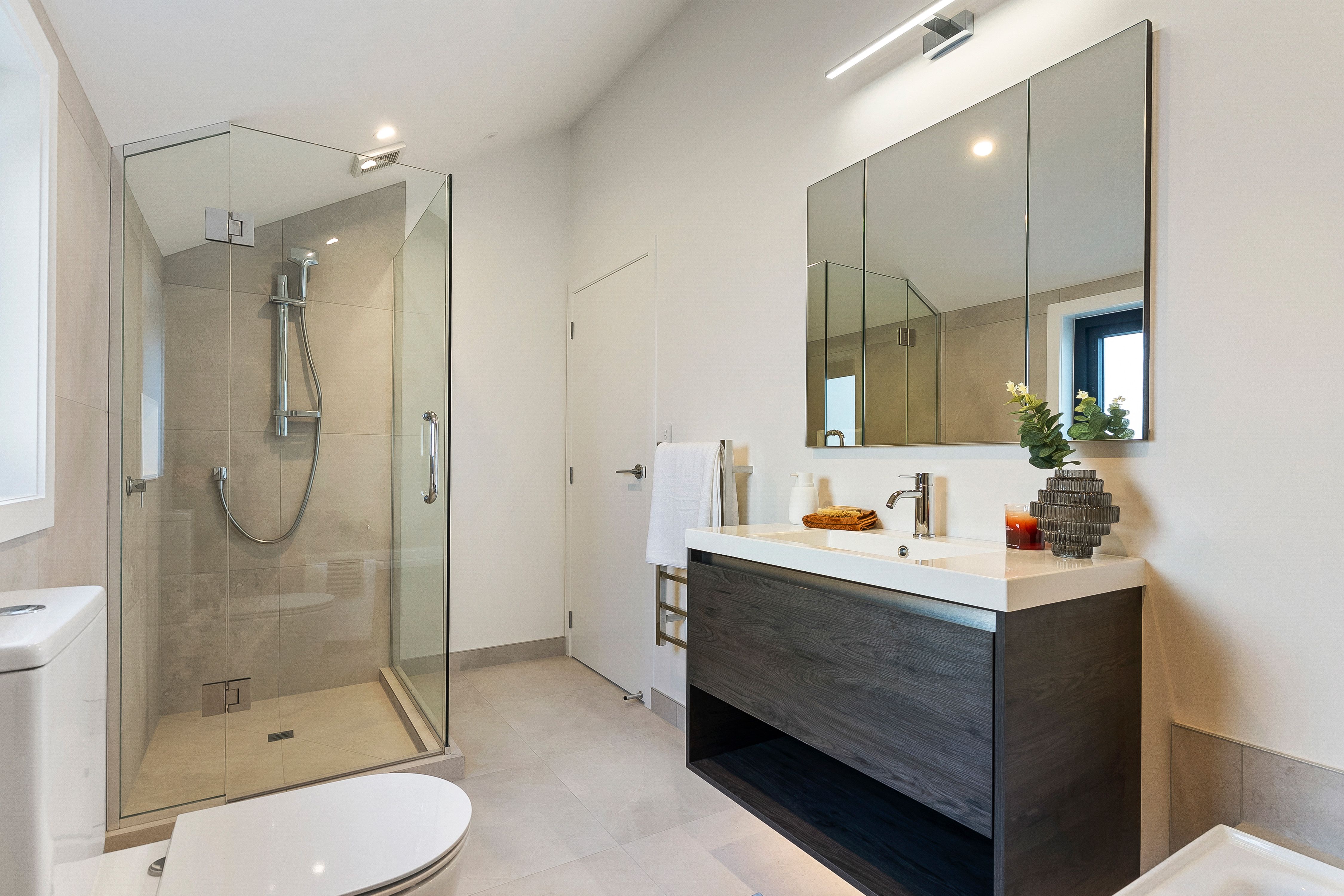 B/394 East Coast Road, Sunnynook, North Shore City