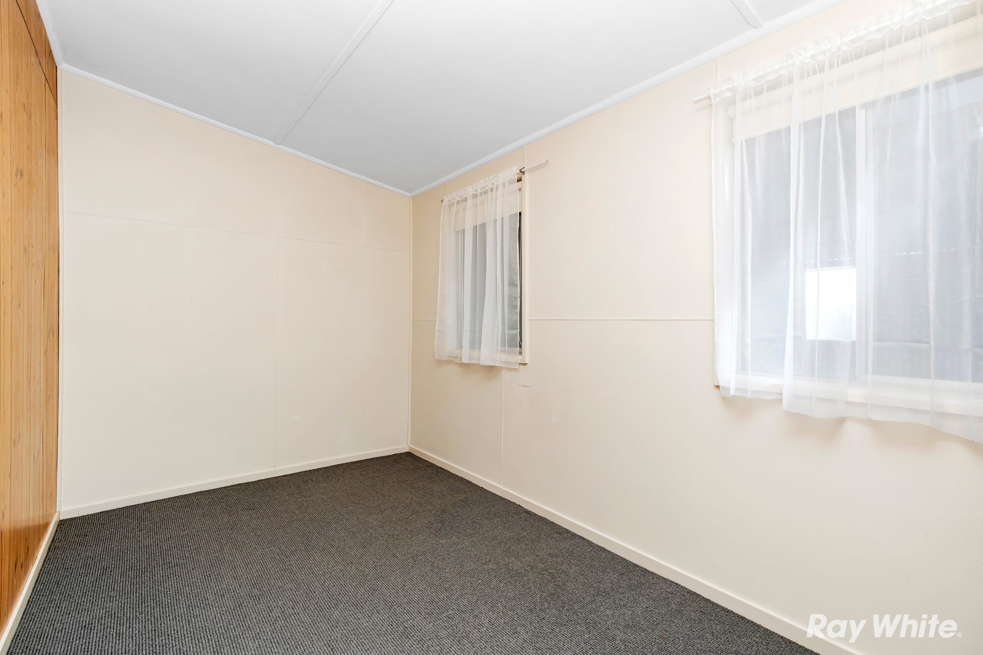 44 Park Lane — photo 10 of 15