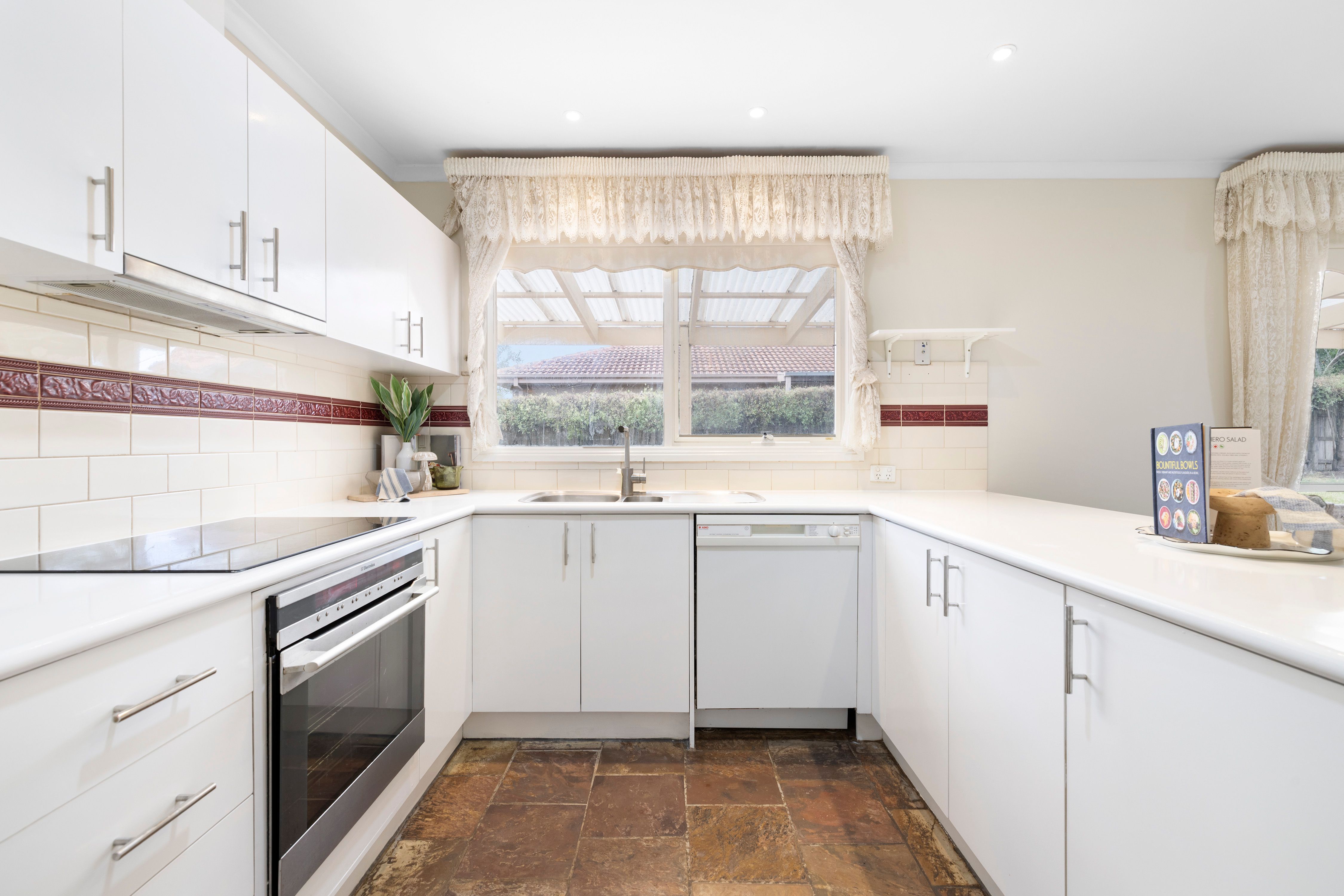 10 Oliver Court, Ferntree Gully, VIC 3156