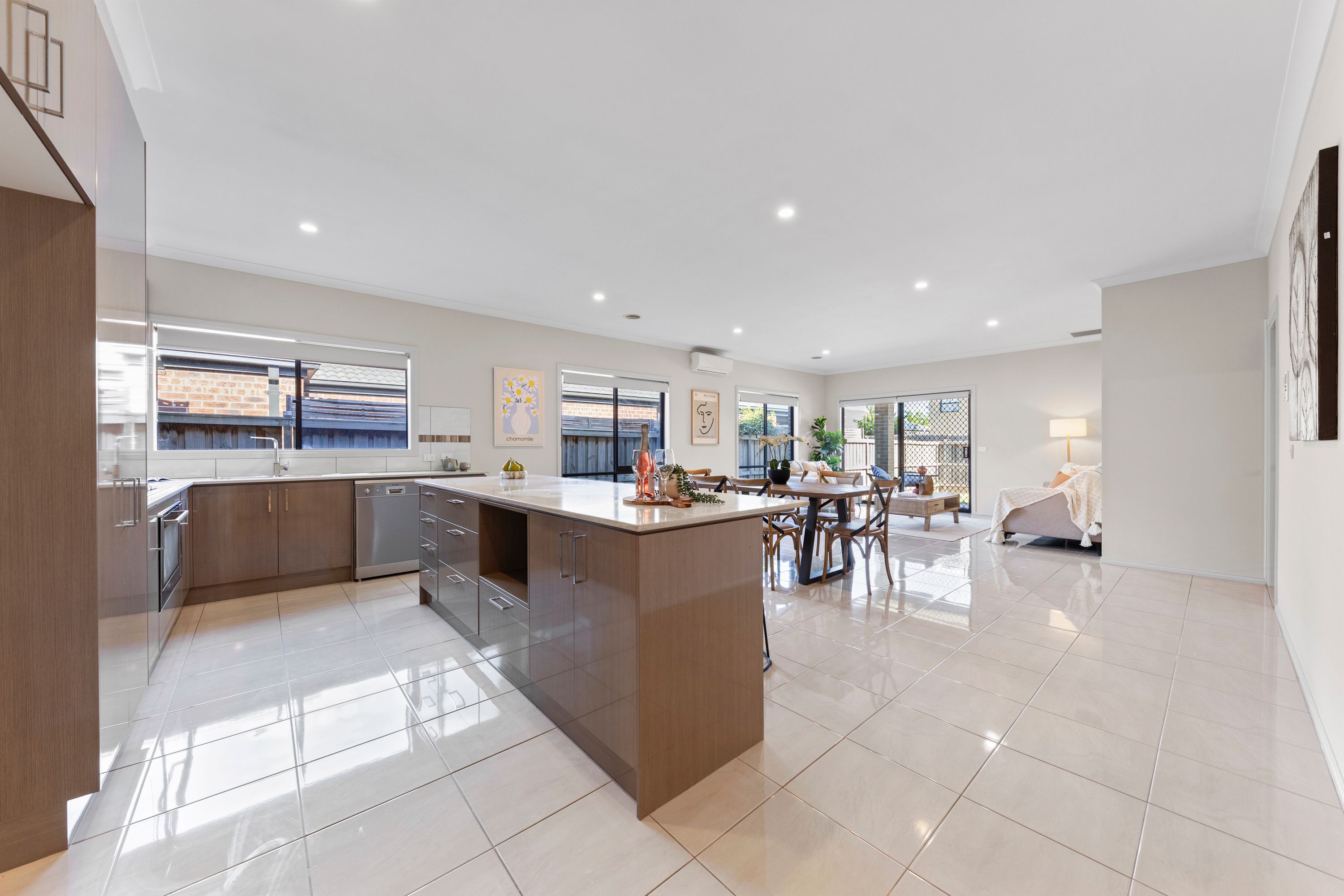 90 Deoro Parade, Clyde North, VIC 3978