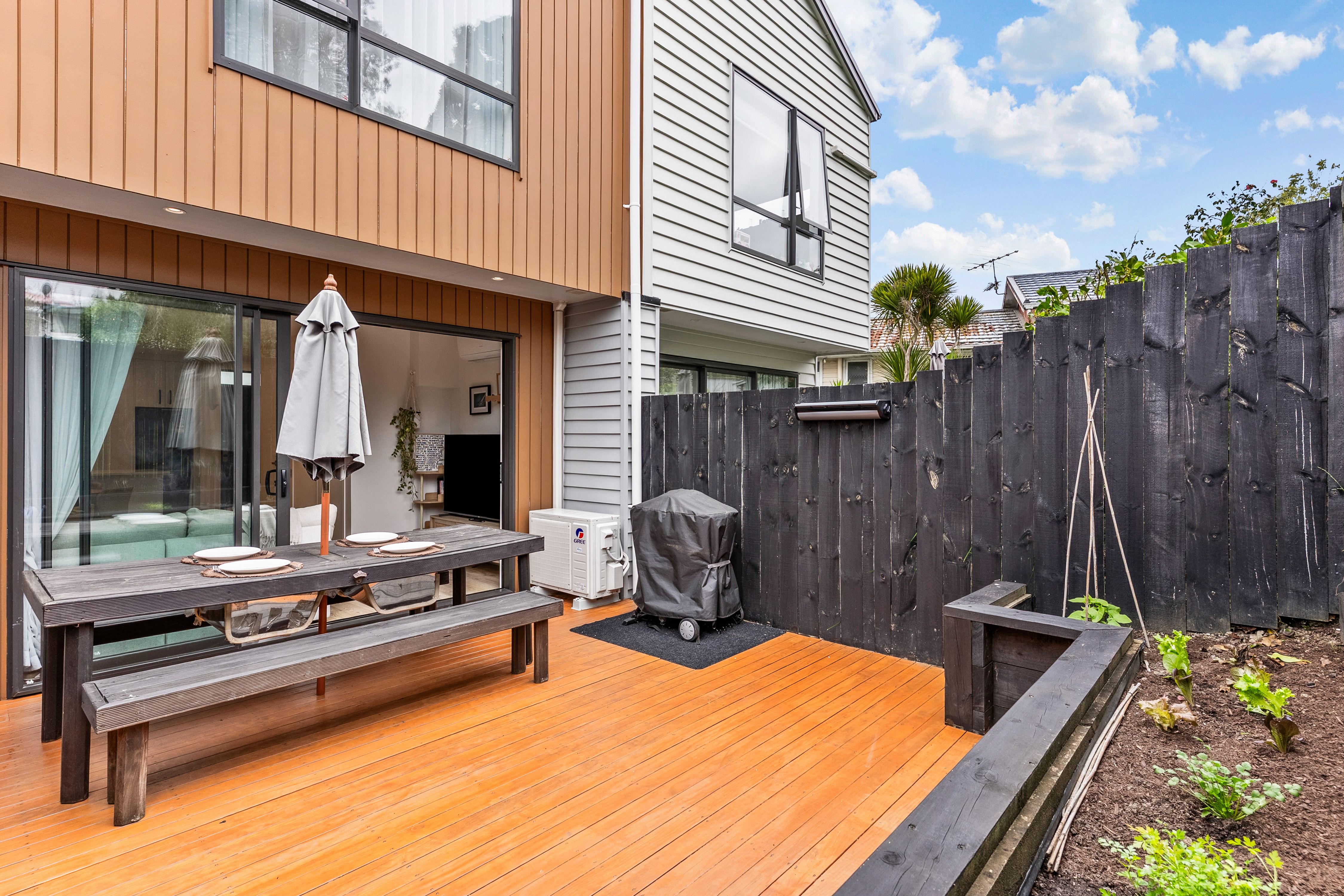 4/13 Windy Ridge Road, Glenfield, North Shore City