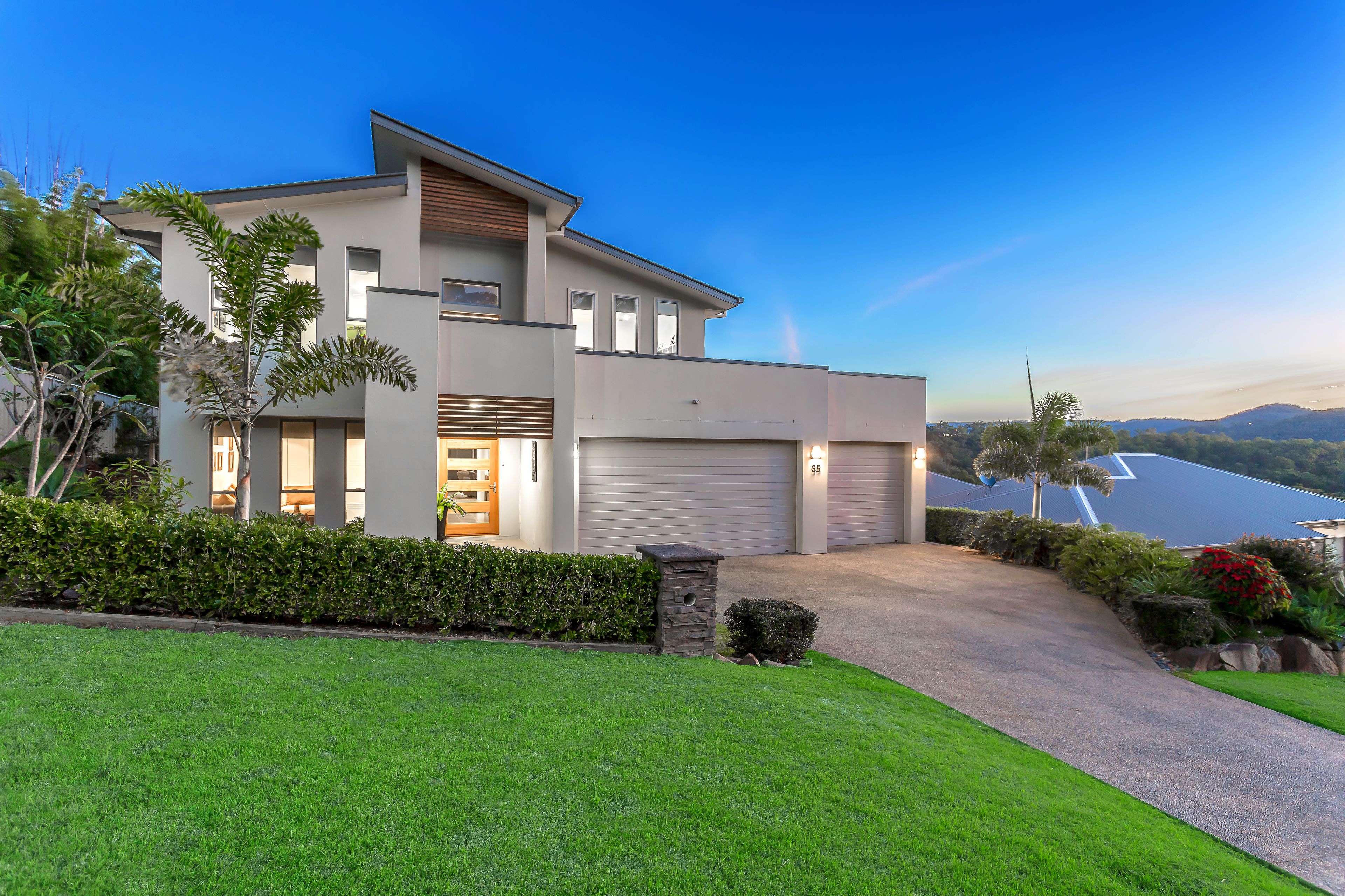 35 Emerson Drive, Bonogin, QLD 4213