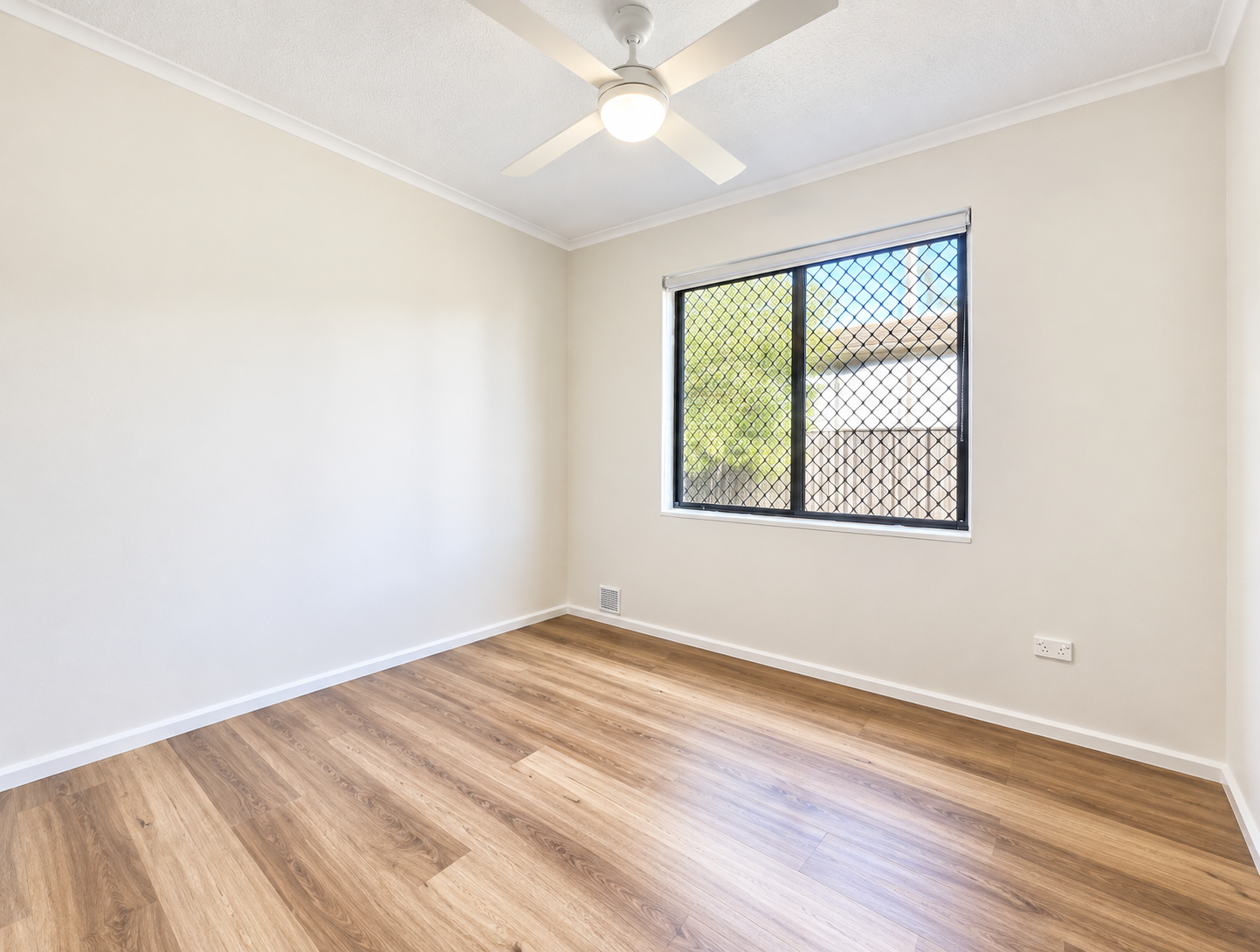 2/10 Kazanis Court — photo 4 of 6