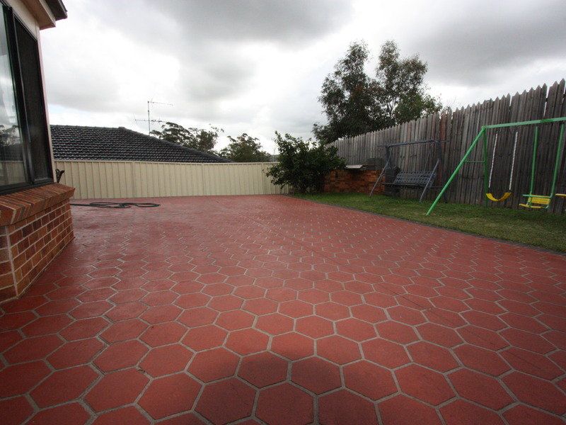 18 Maryfields Drive, Blair Athol, NSW 2560
