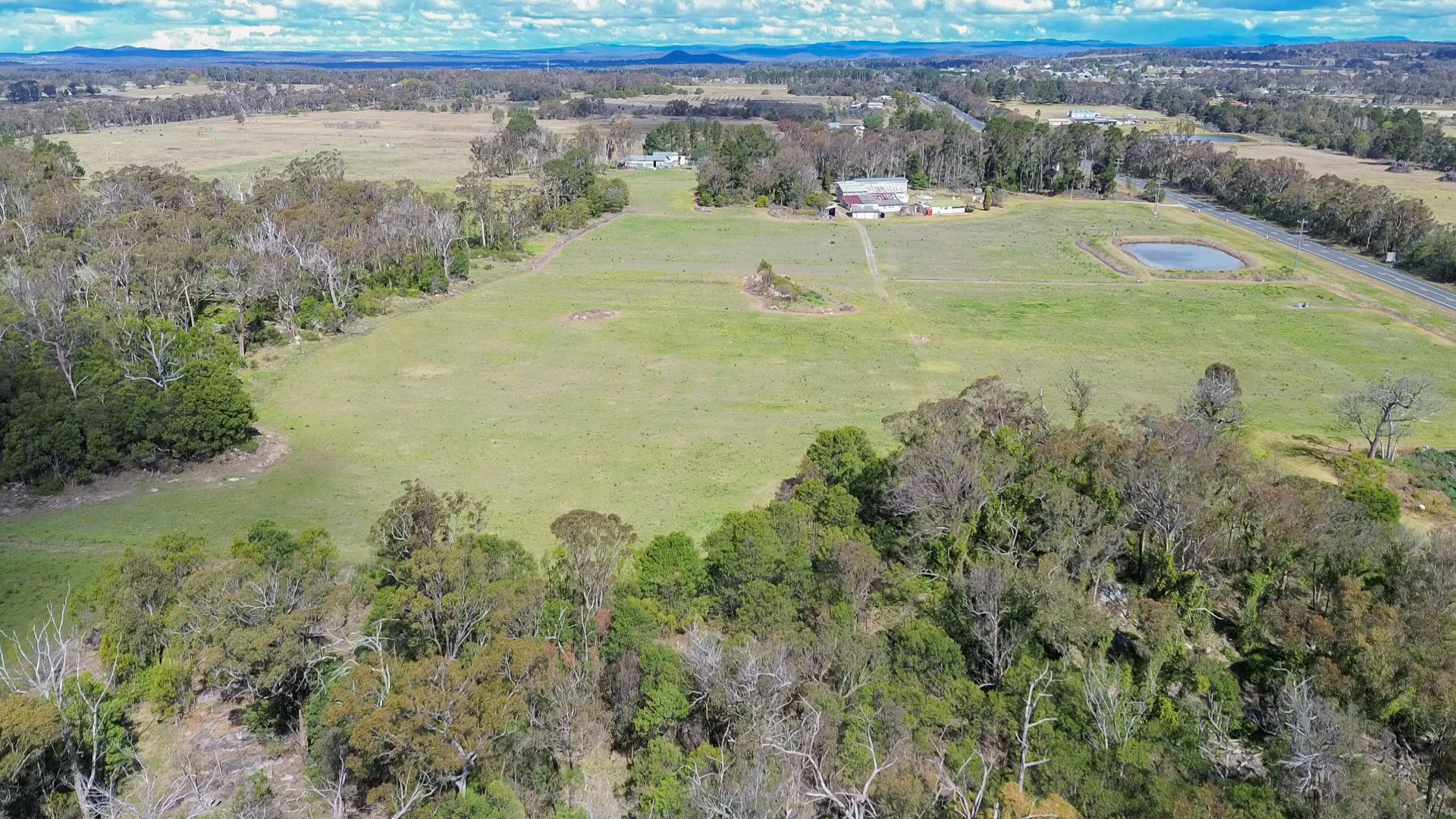 24935 New England Highway — photo 3 of 29