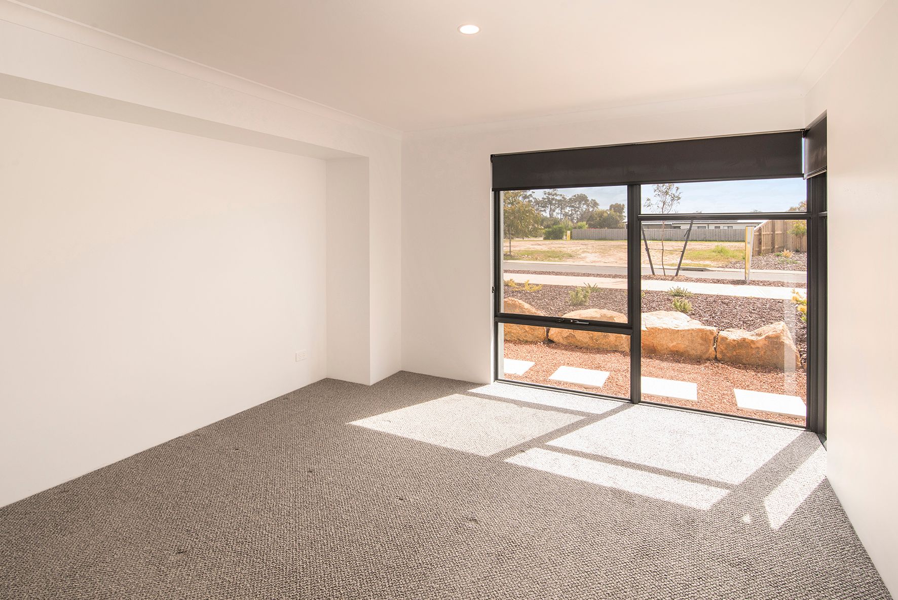 4 Maclaren Crescent — photo 8 of 15
