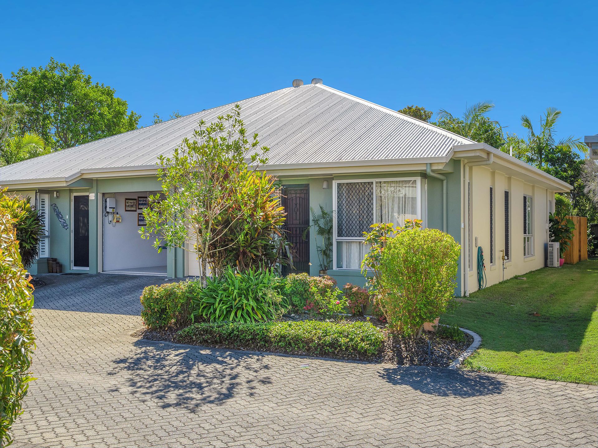 2 Grand Parade, Parrearra QLD 4575